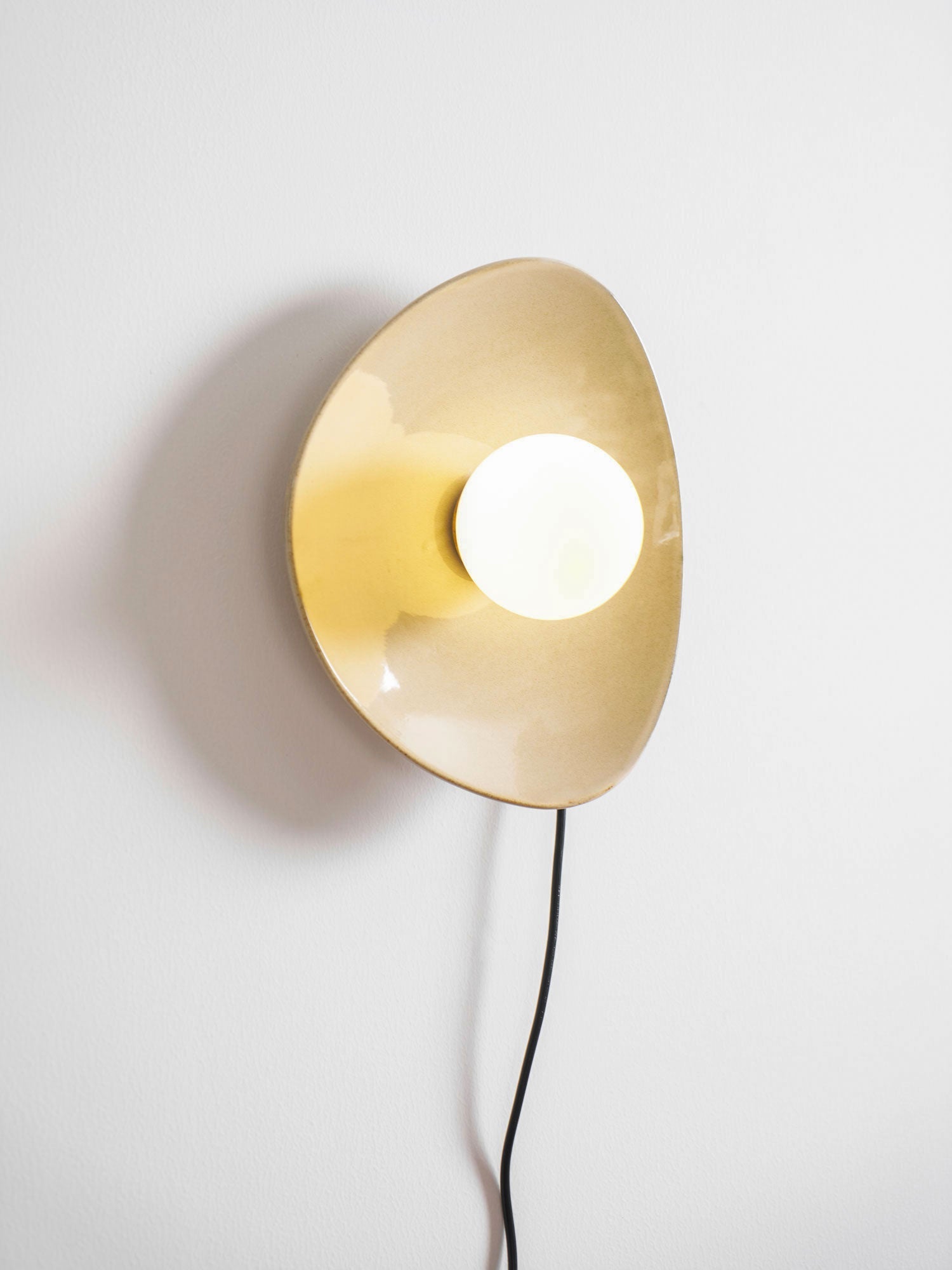 Nancy Pebble Disc Plug-in Ceramics Glass Wall Light
