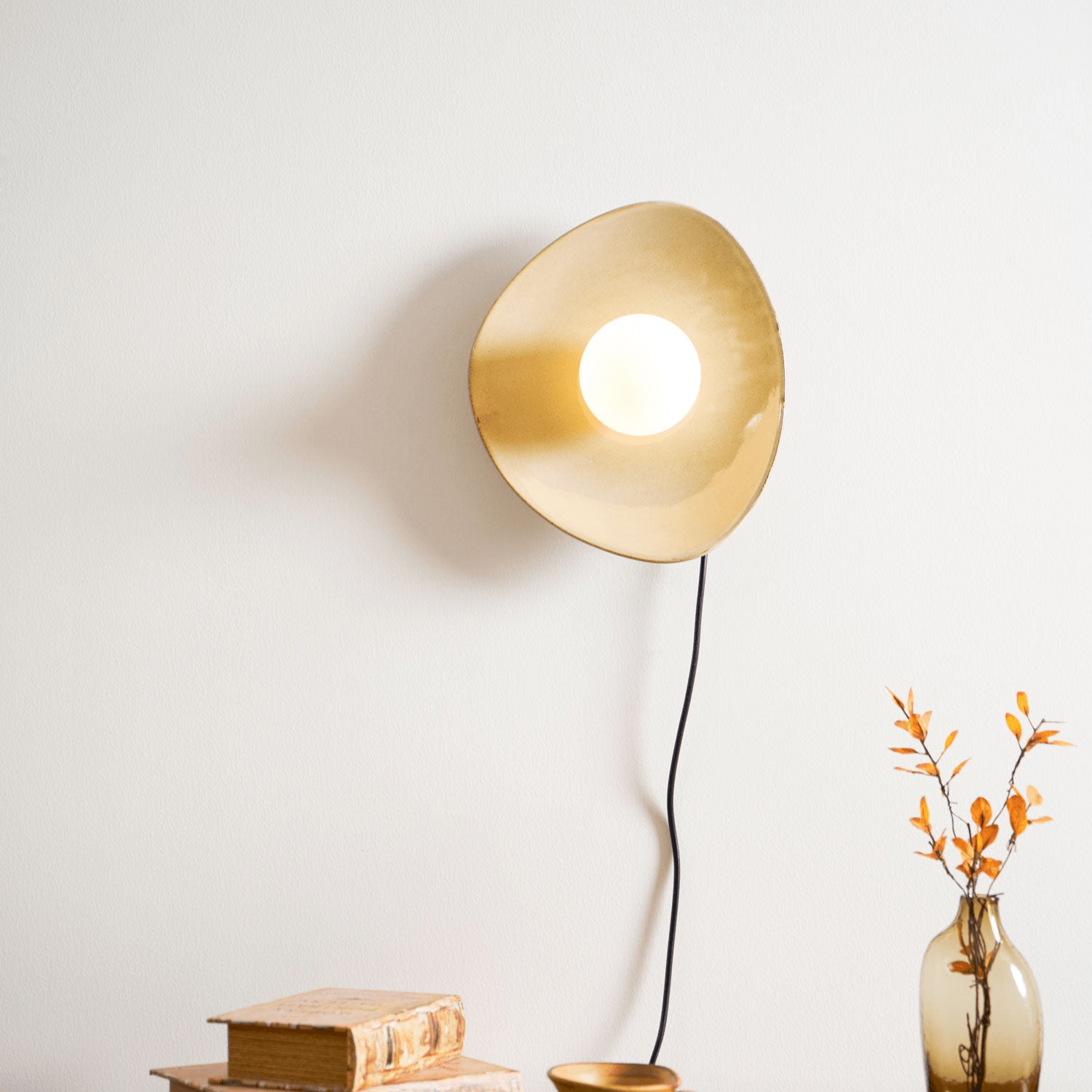 Nancy Pebble Disc Plug-in Ceramics Glass Wall Light