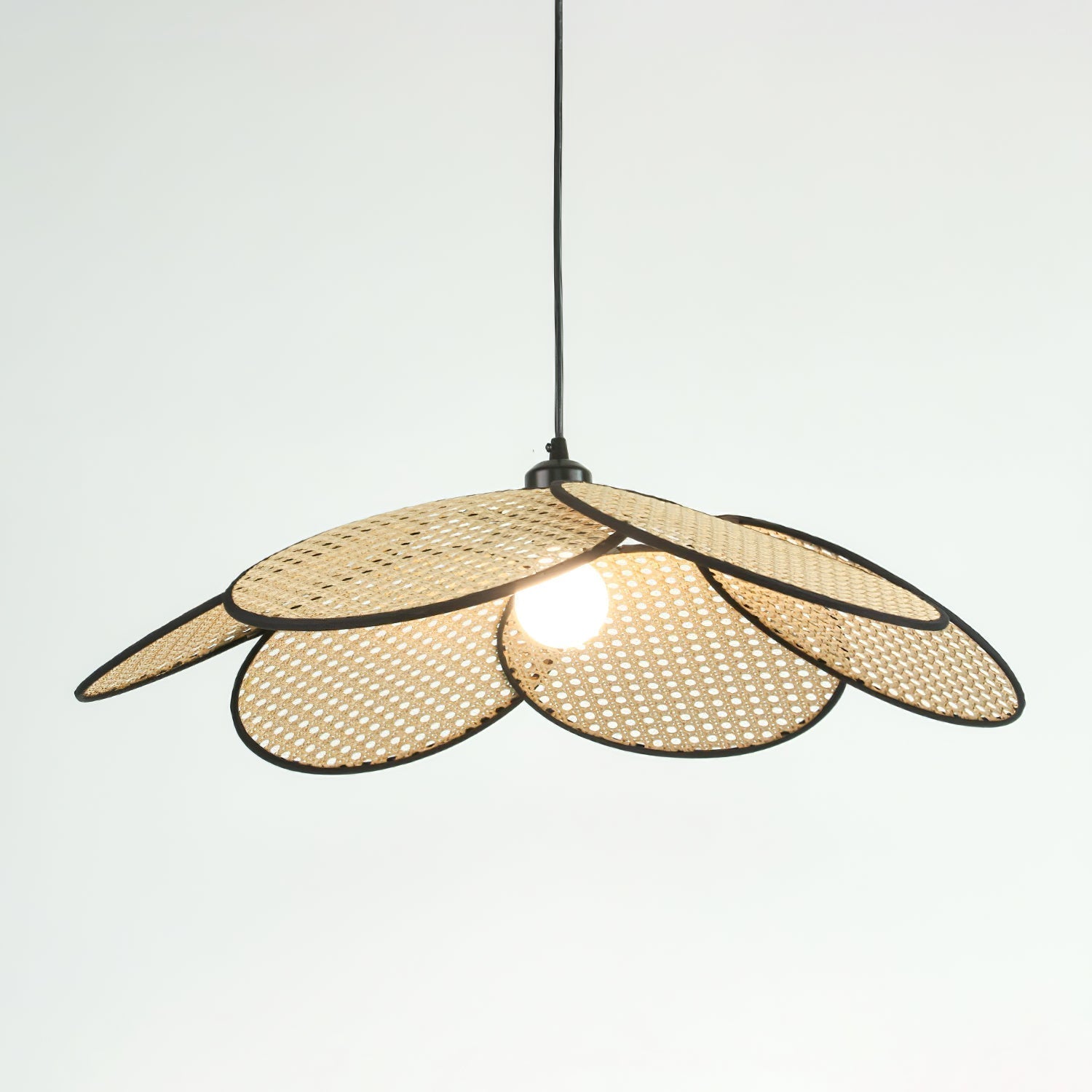 Vemarora Premium Élégance Pétales Rotin Tissu Pendentif Lampe