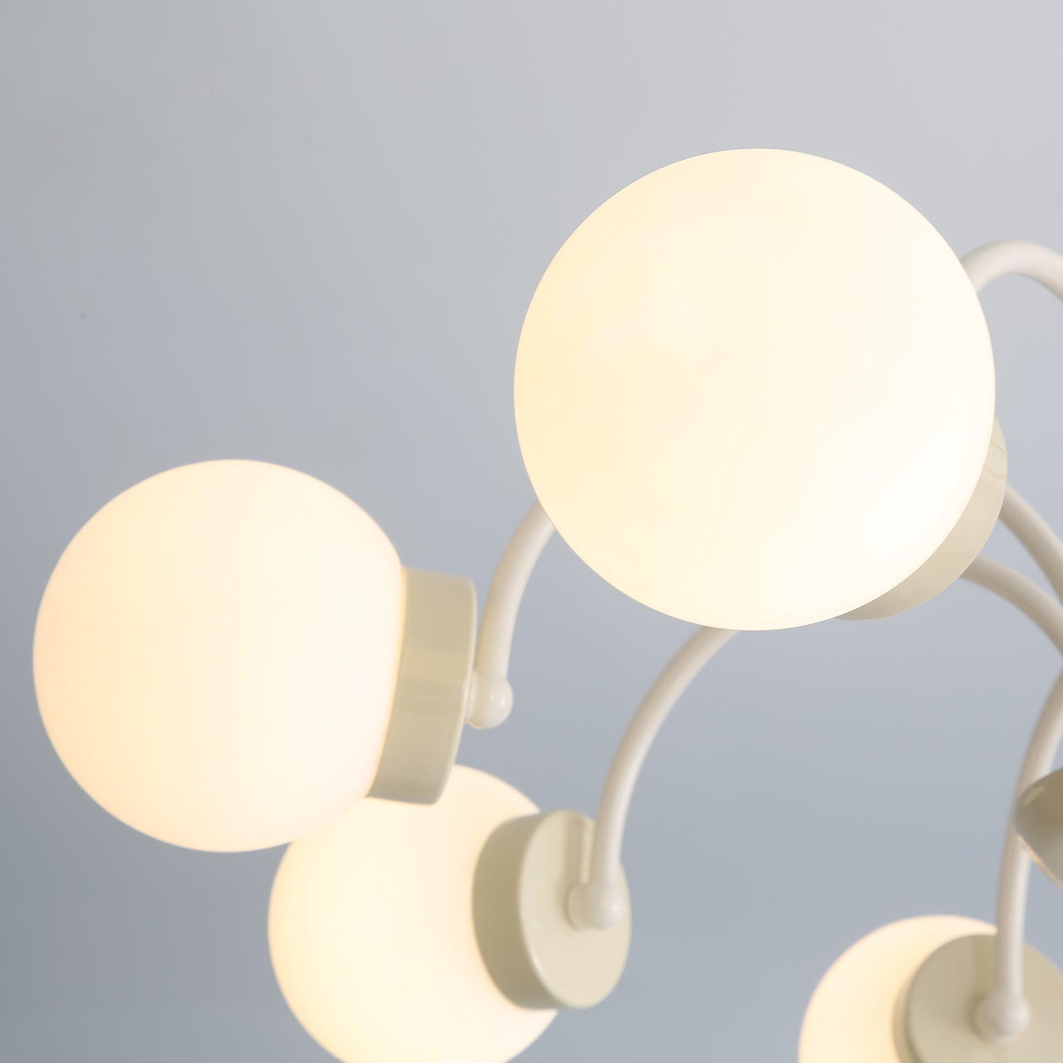 Lustra Lustre 8-Lumières Globe Pivone Élégant