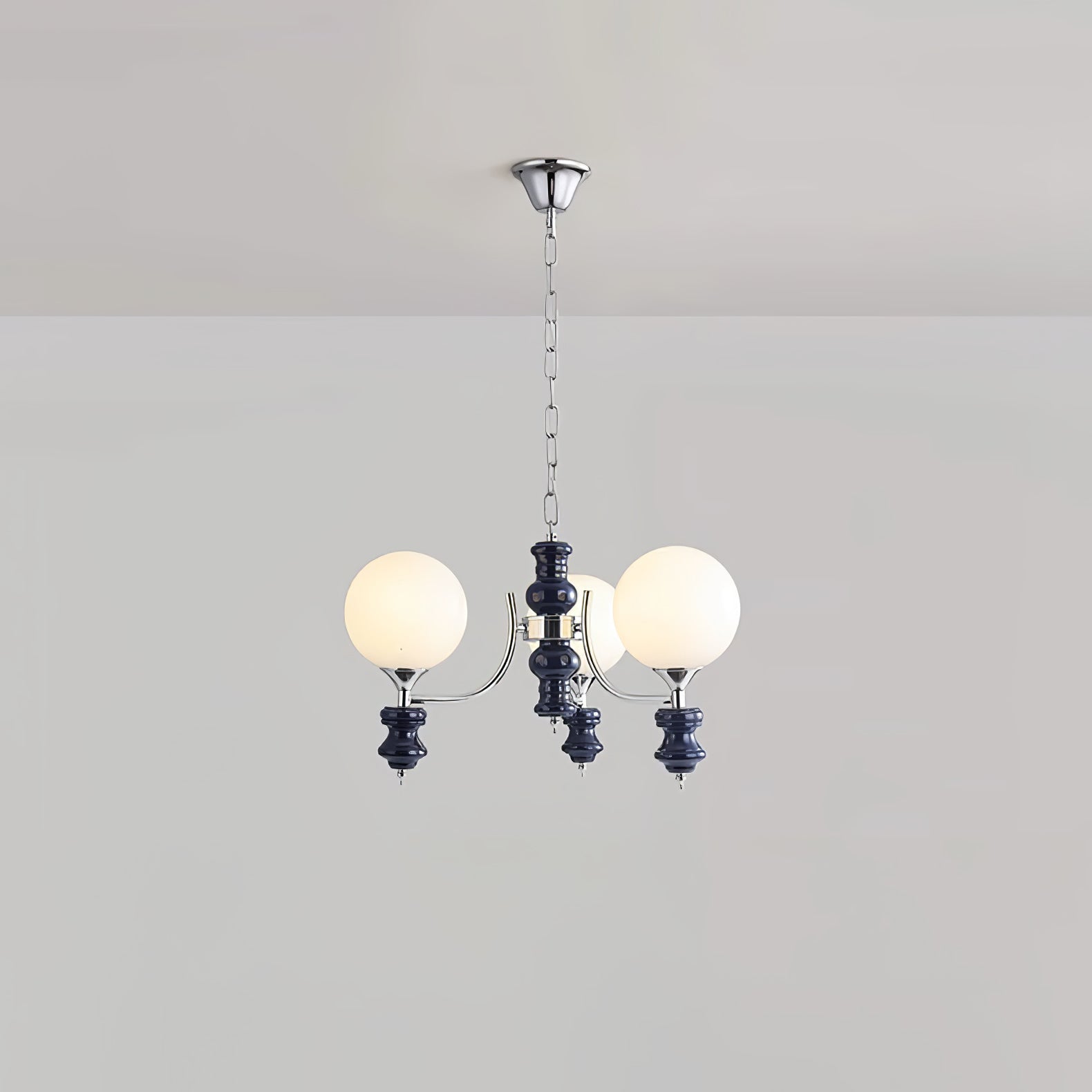 Aurora Lustre Regal Orb Givré
