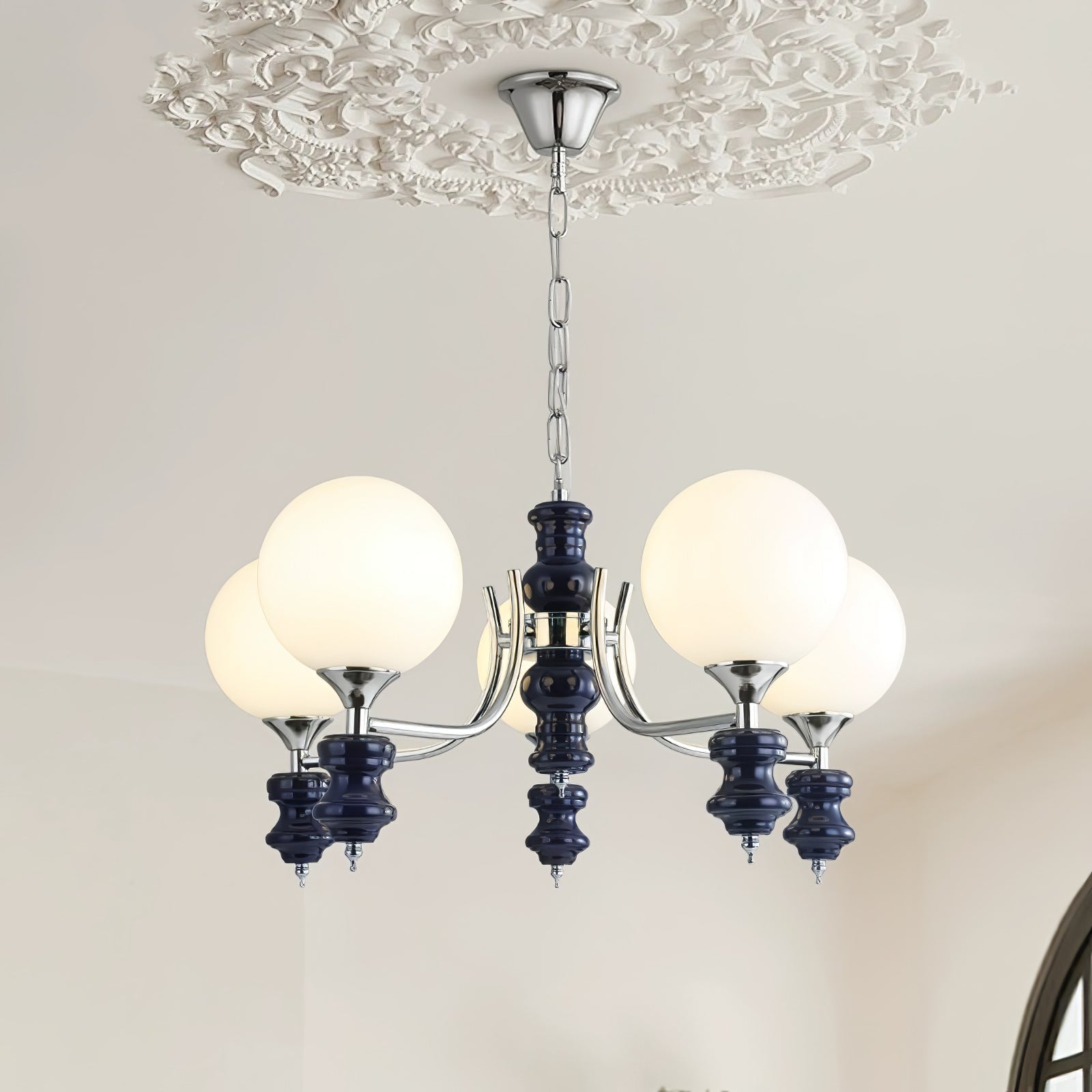 Aurora Lustre Regal Orb Givré