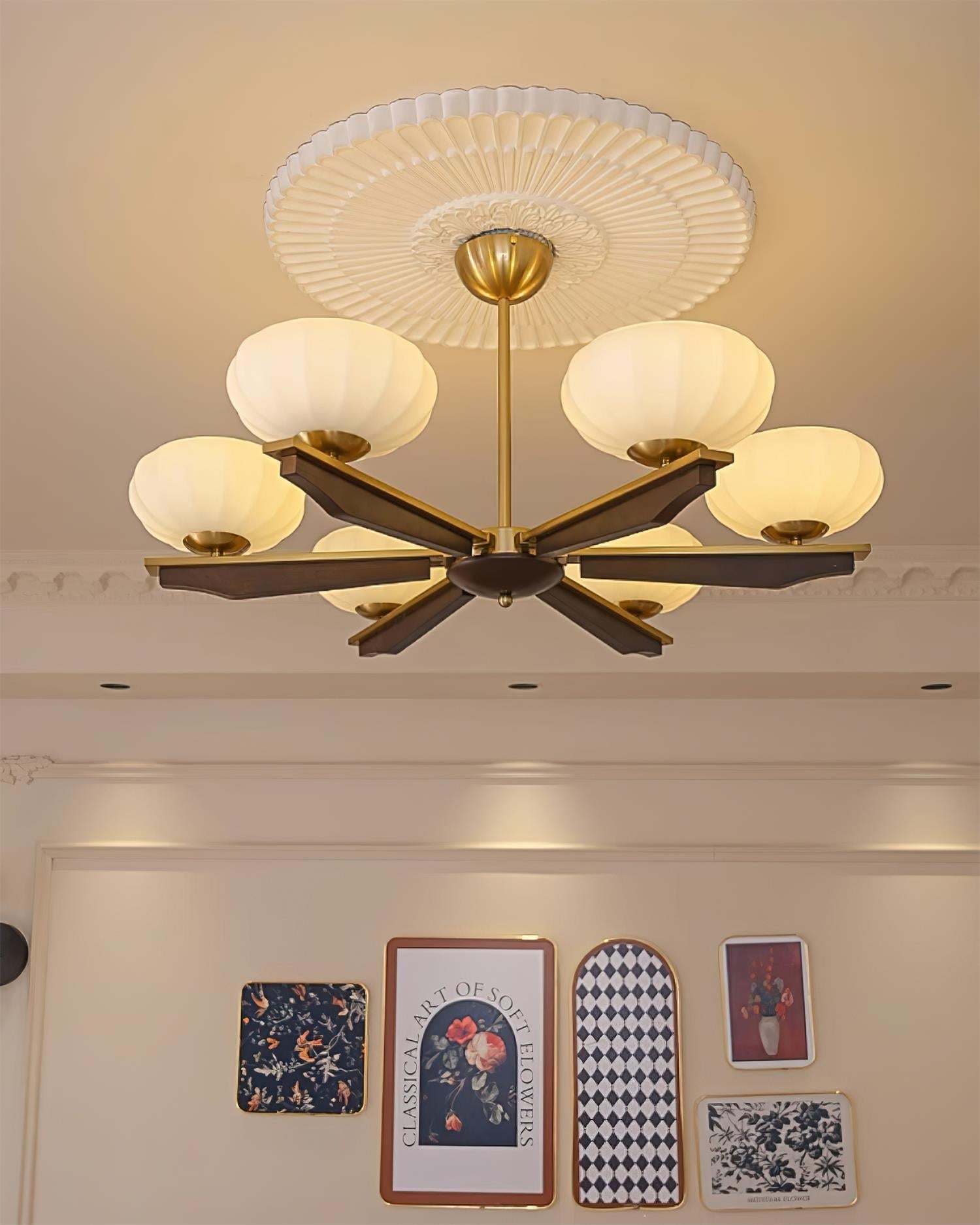 Lustre Bras en Bois de Noyer et Abat-jours en Verre Opale Style Mi-siècle