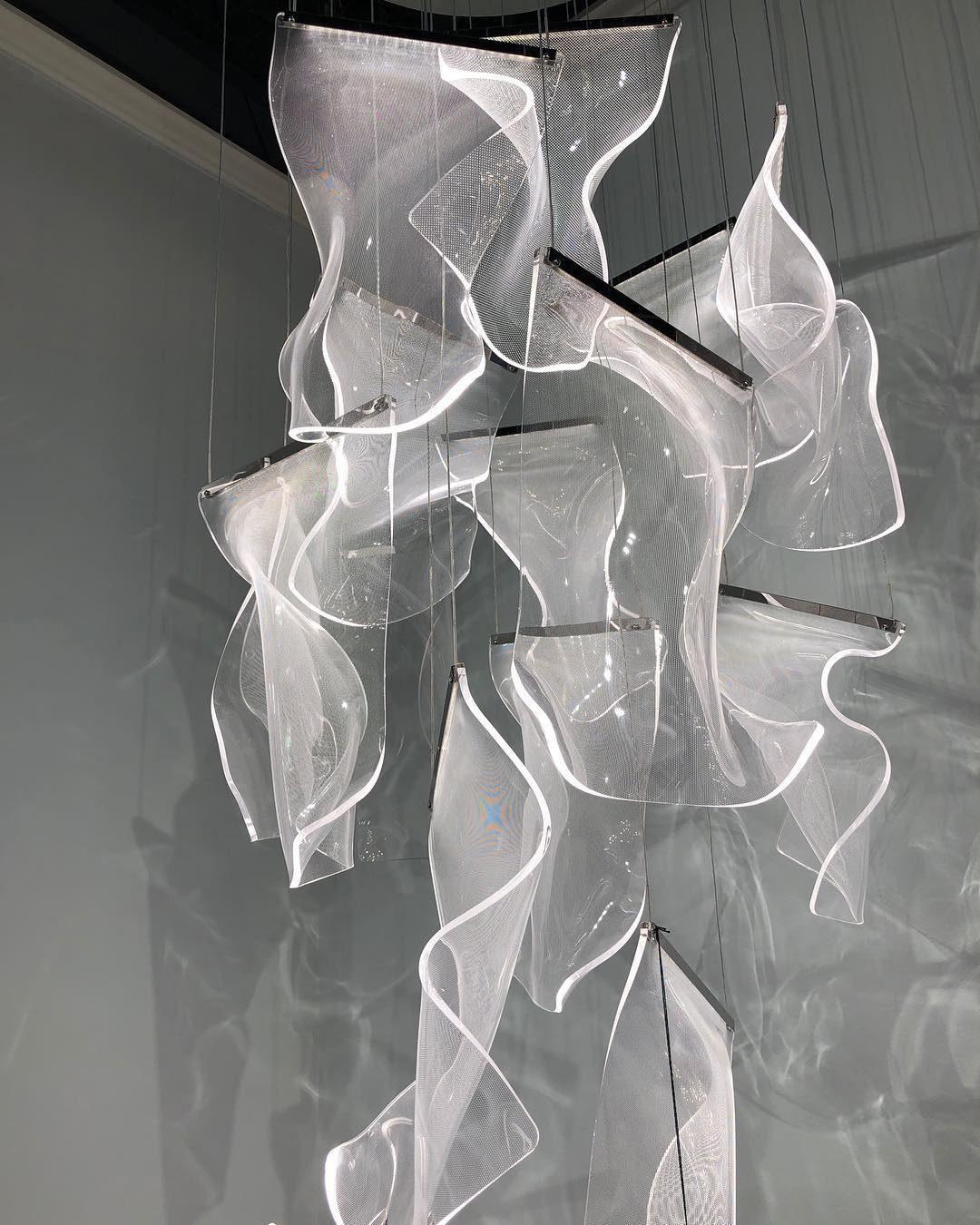 Lustra Lustre Acrylic LED Abstract Floating
