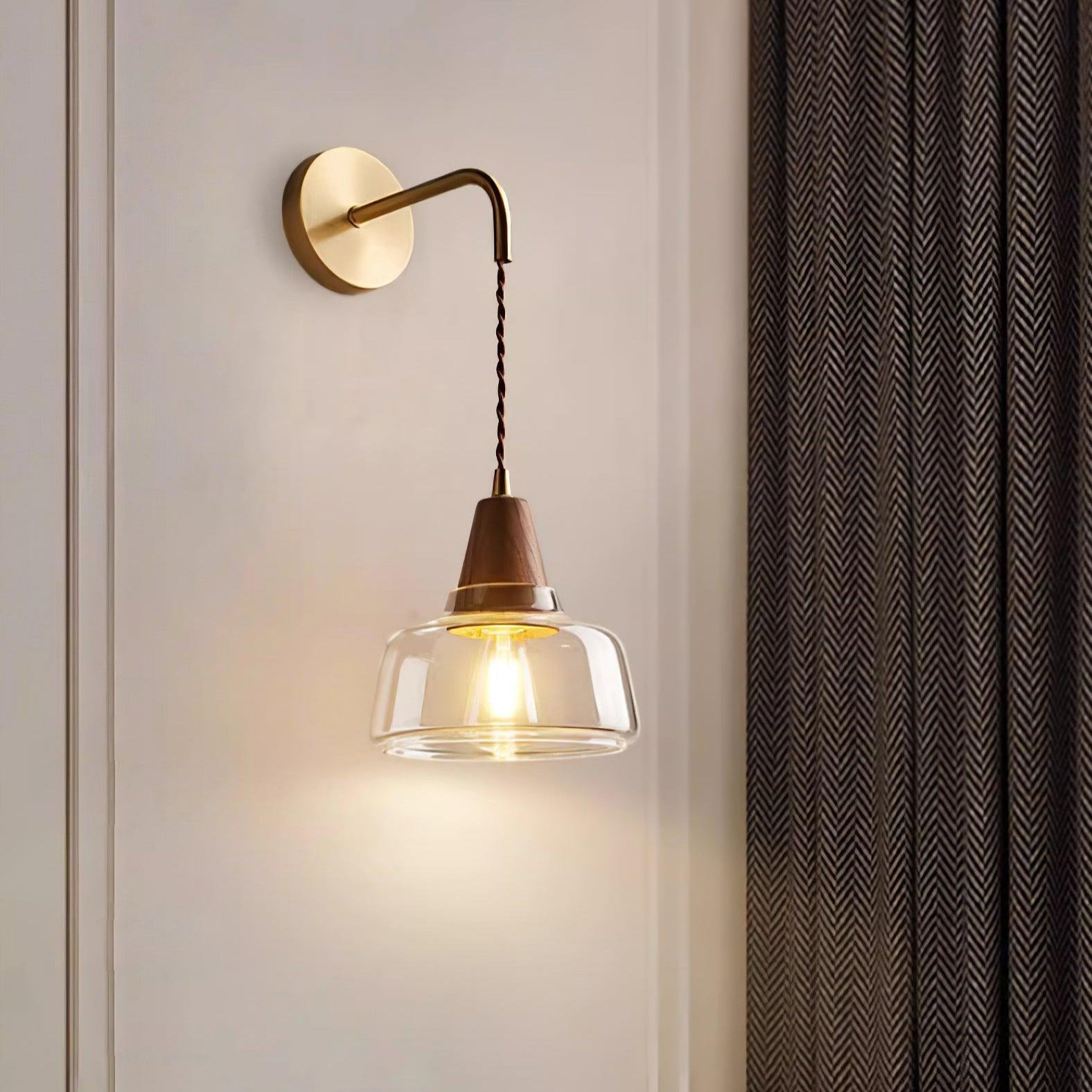 Ovely  Wall Lamp