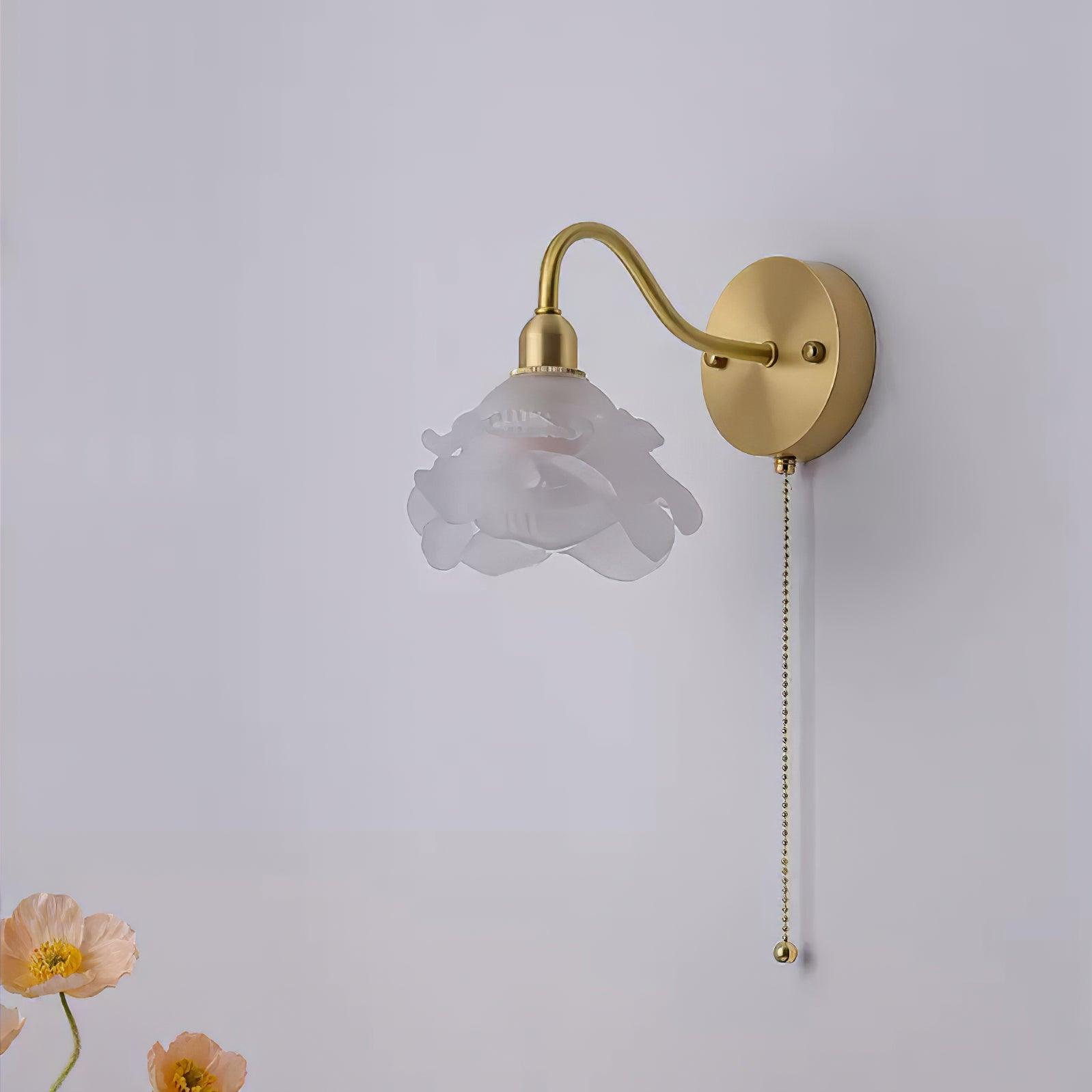 Cove Applique Murale Nordique en Laiton et Verre Rose