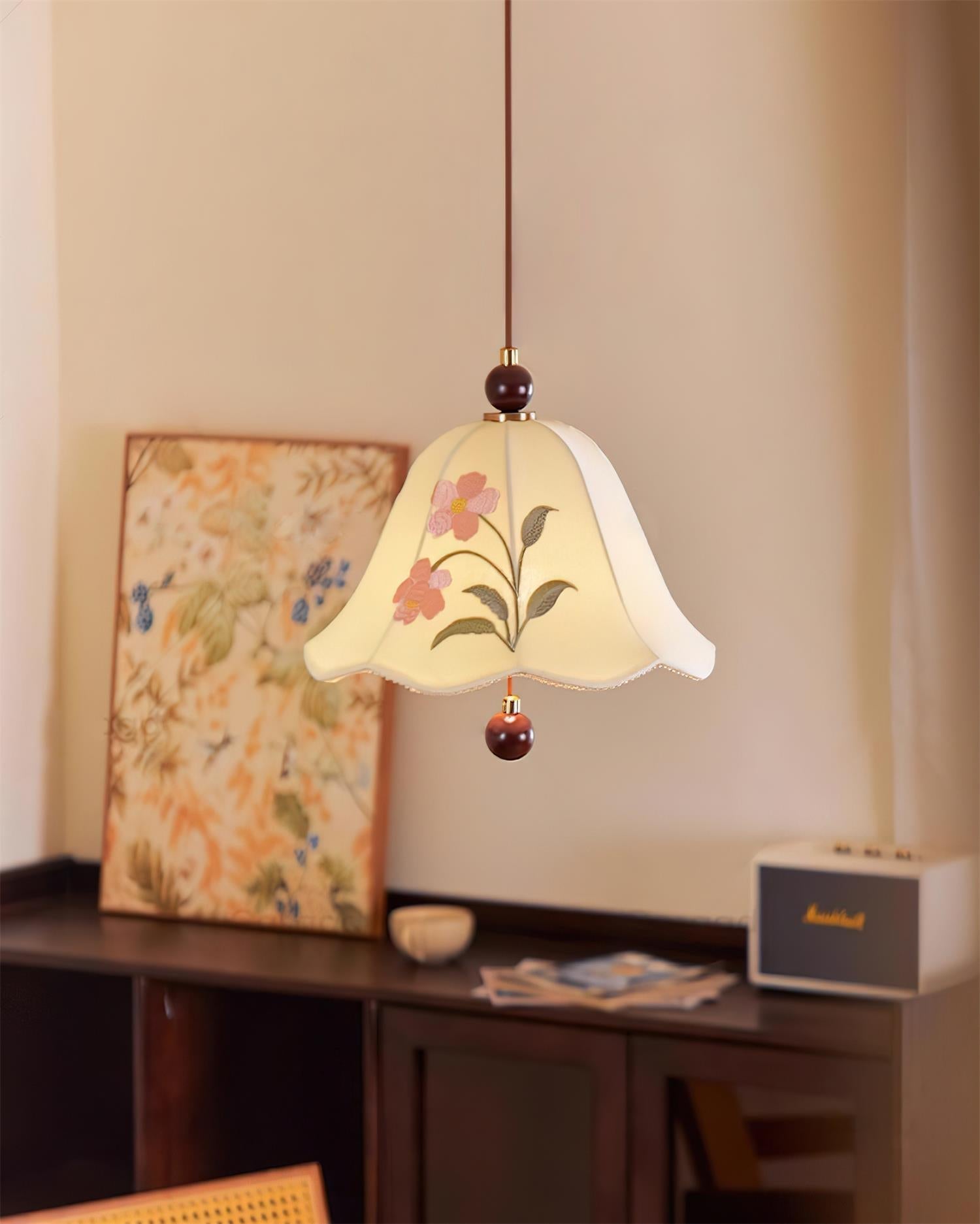 Roselle Suspension Élégance Florale Brodée