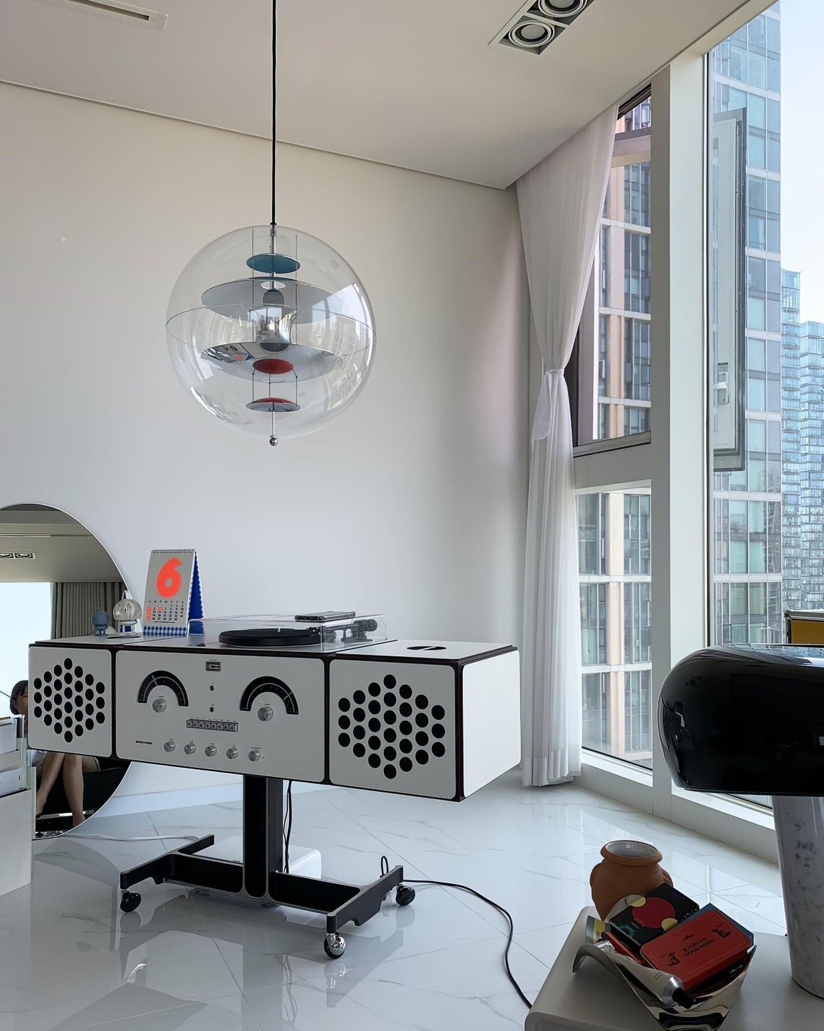 Caleca Suspension Futuriste