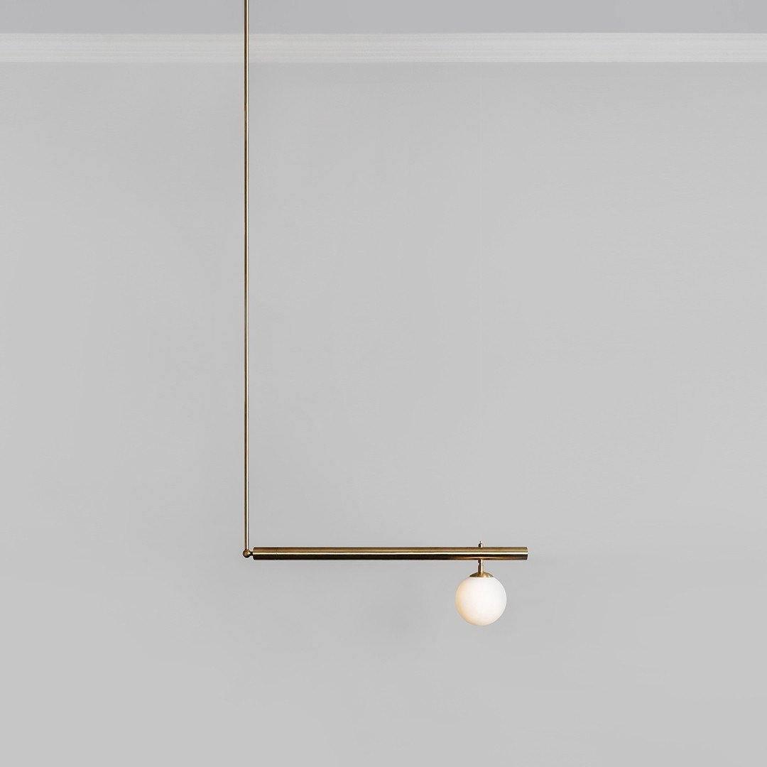 Solara Suspension en laiton linéaire satellite minimaliste
