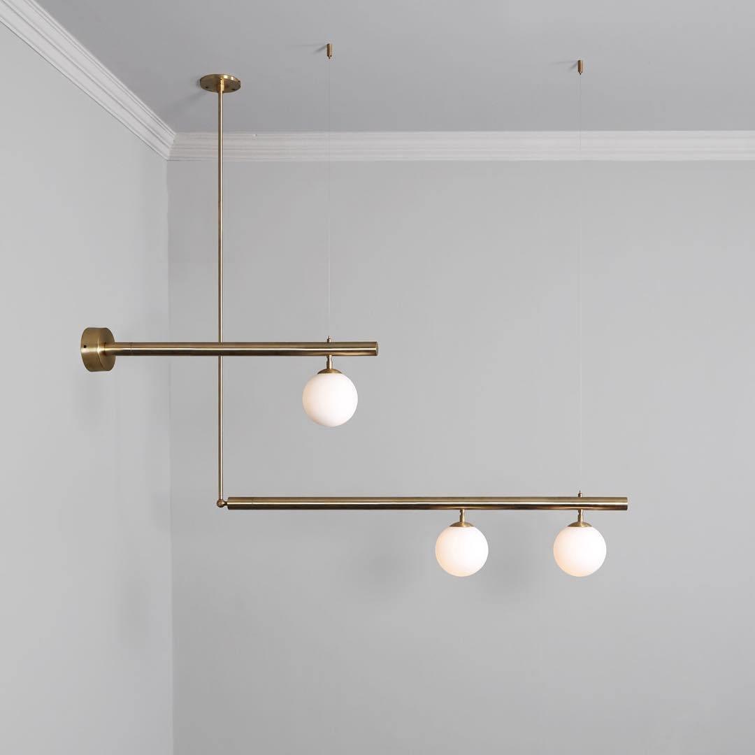 Solara Suspension en laiton linéaire satellite minimaliste