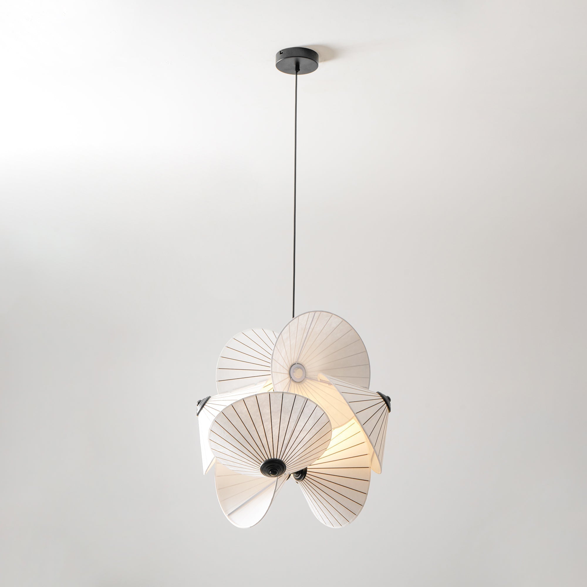 Zerinarae Suspension en Métal et Tissu, Créativité Individuelle