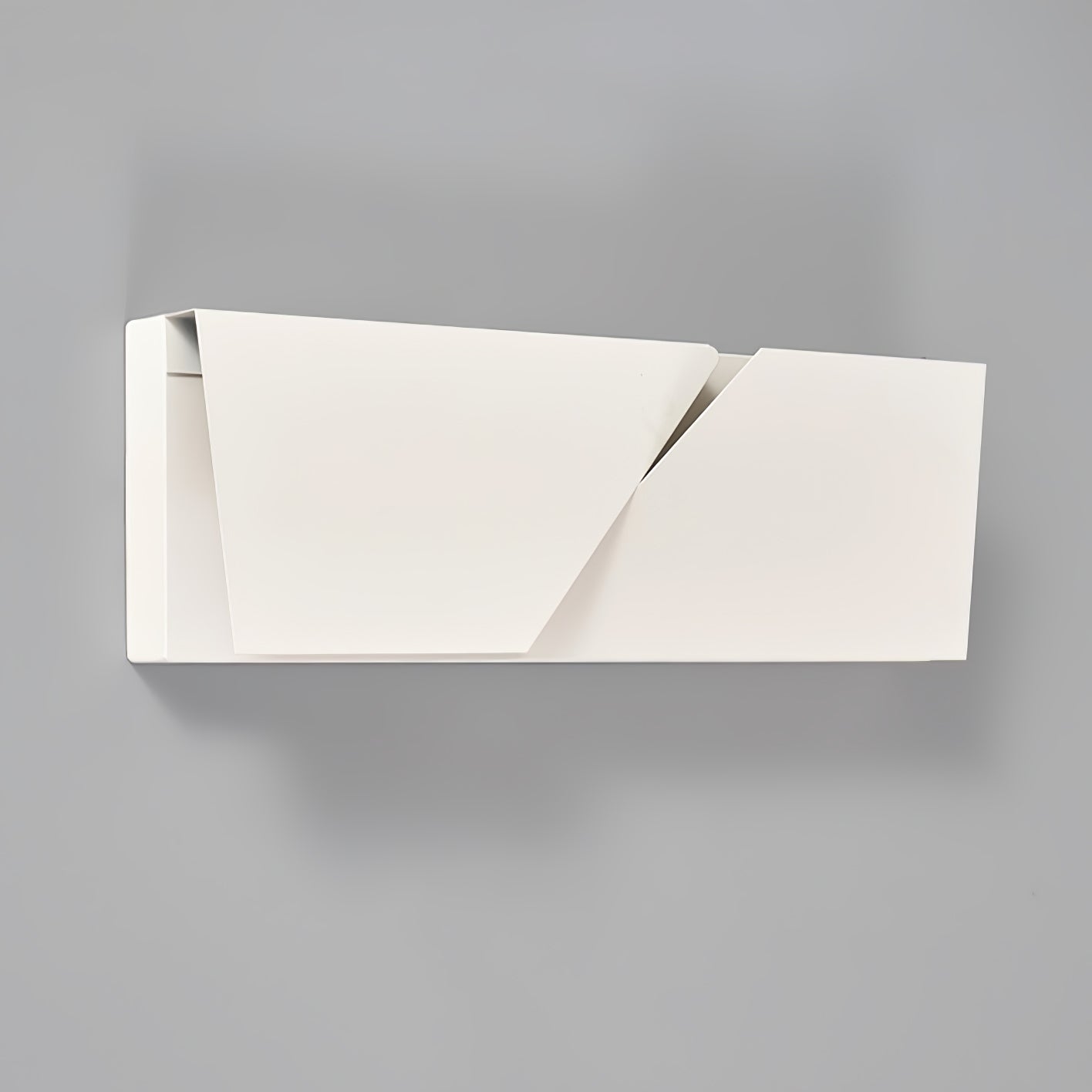 Arthaen Shadows Grand Sconce Wall lamp