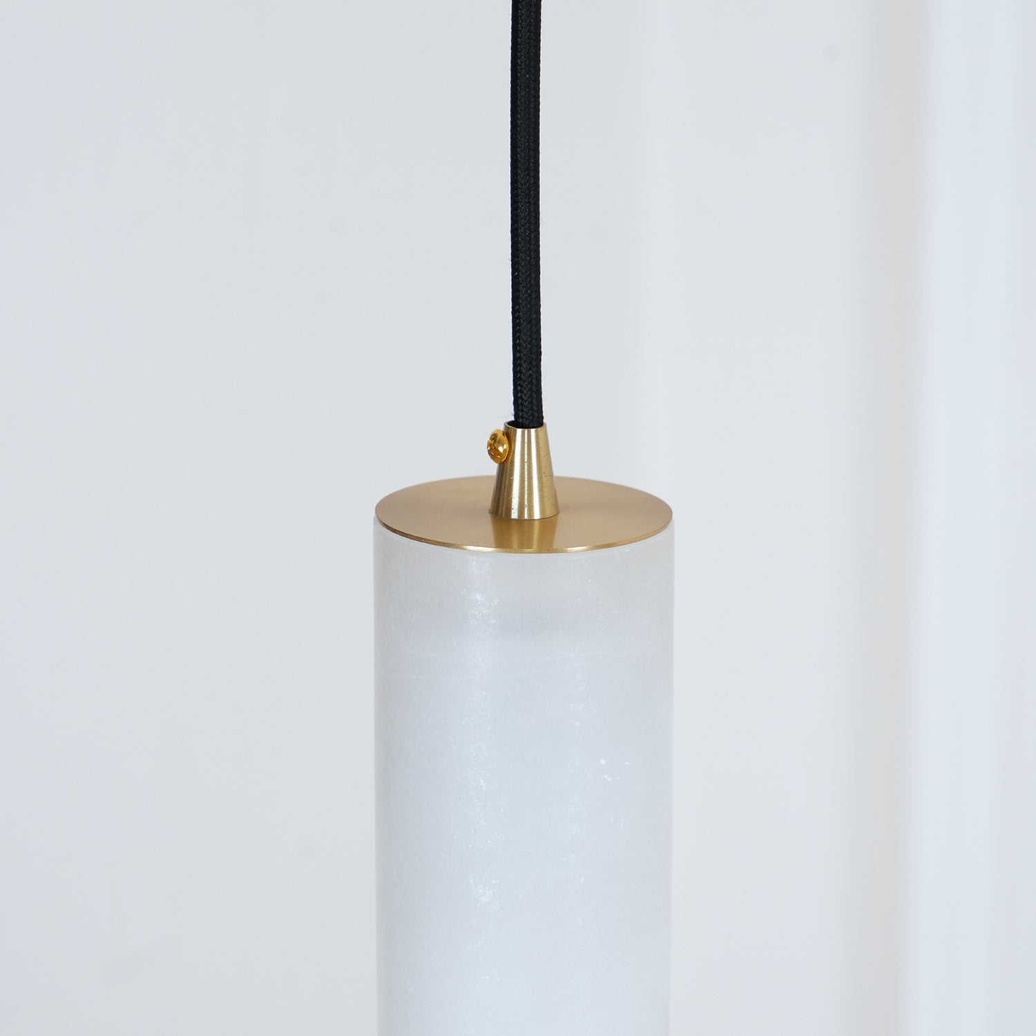 Nyxara Suspension Cluster Albâtre