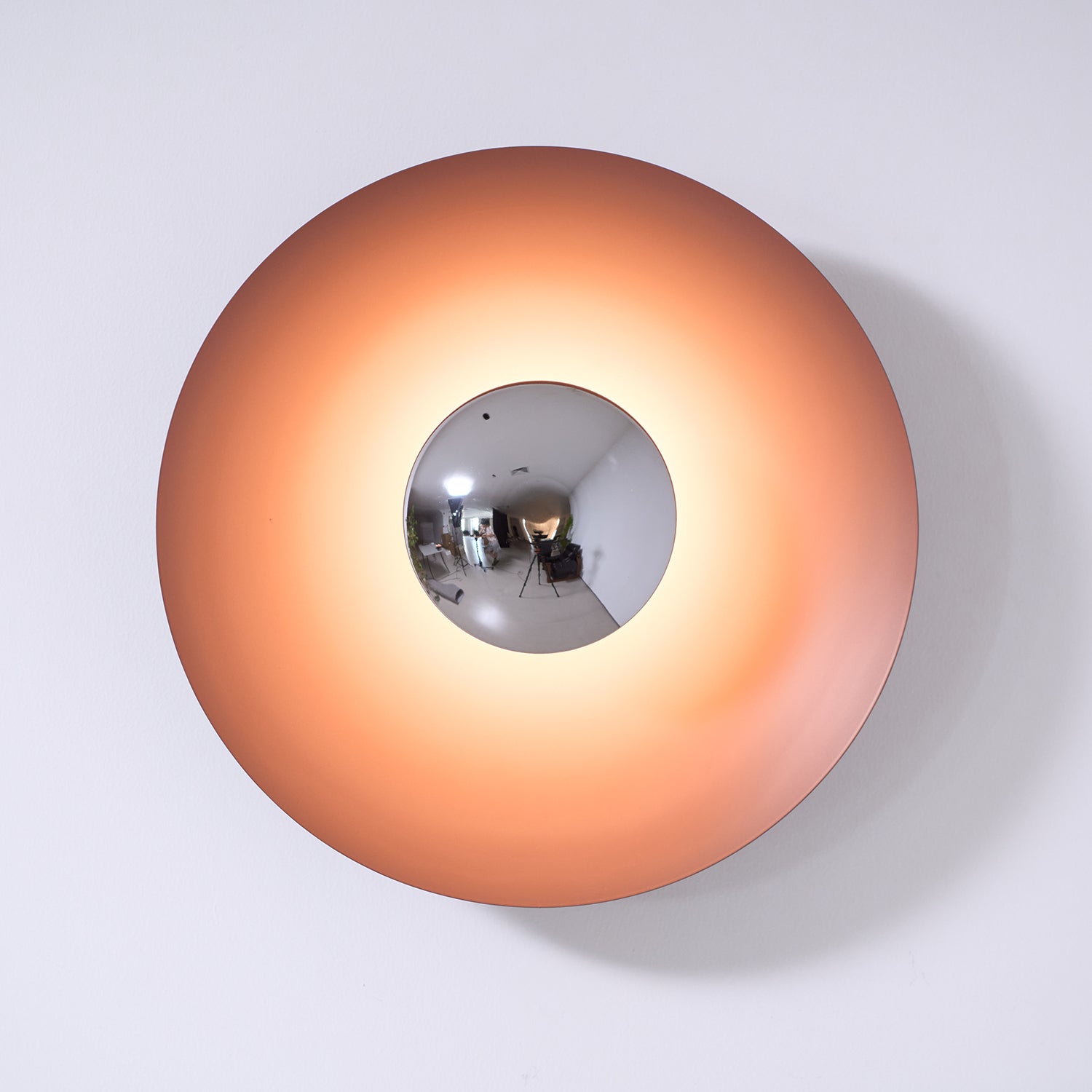 Peacemaker Elegance Simplicity Glow Wall Light