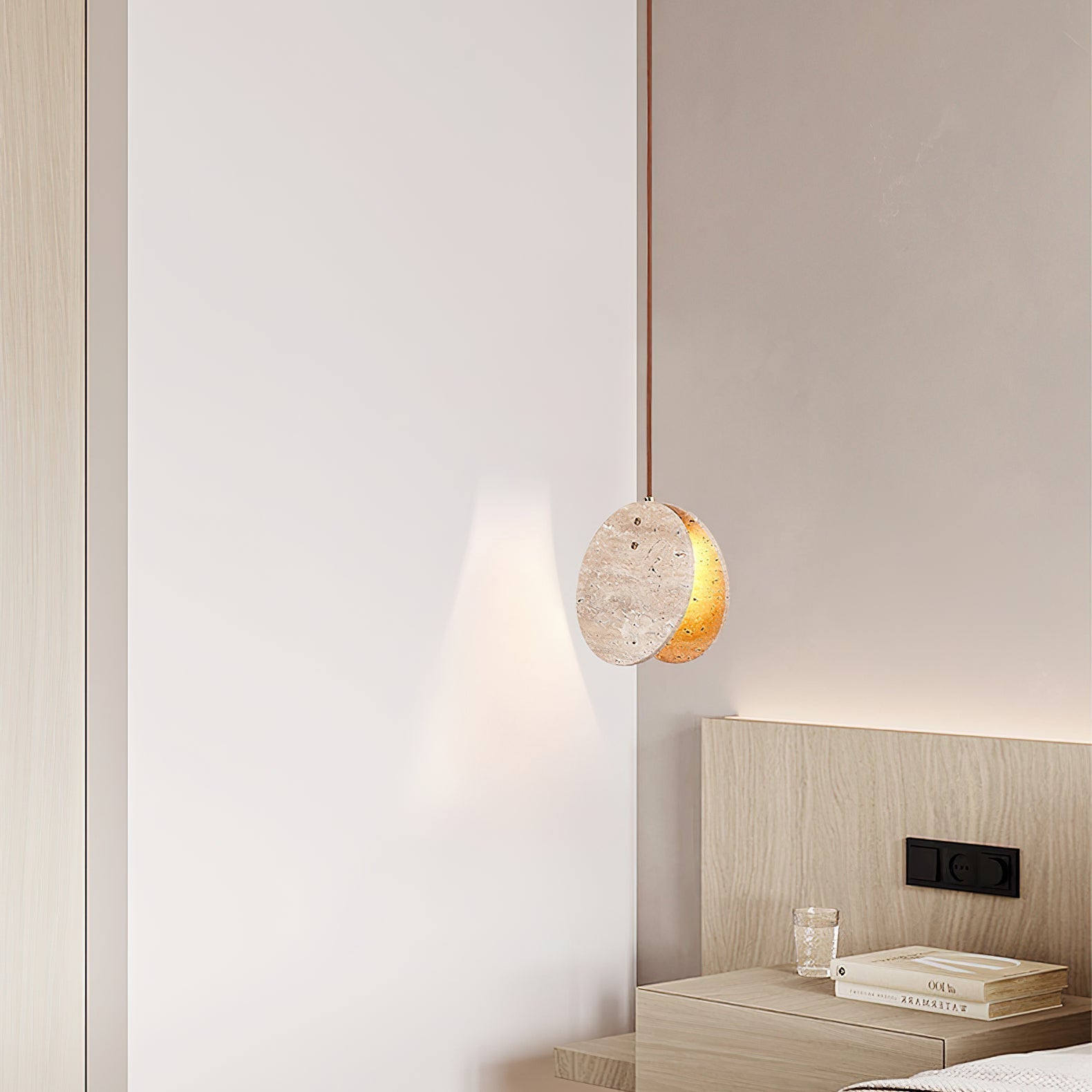 Lunarae Suspension Croissant en Travertin