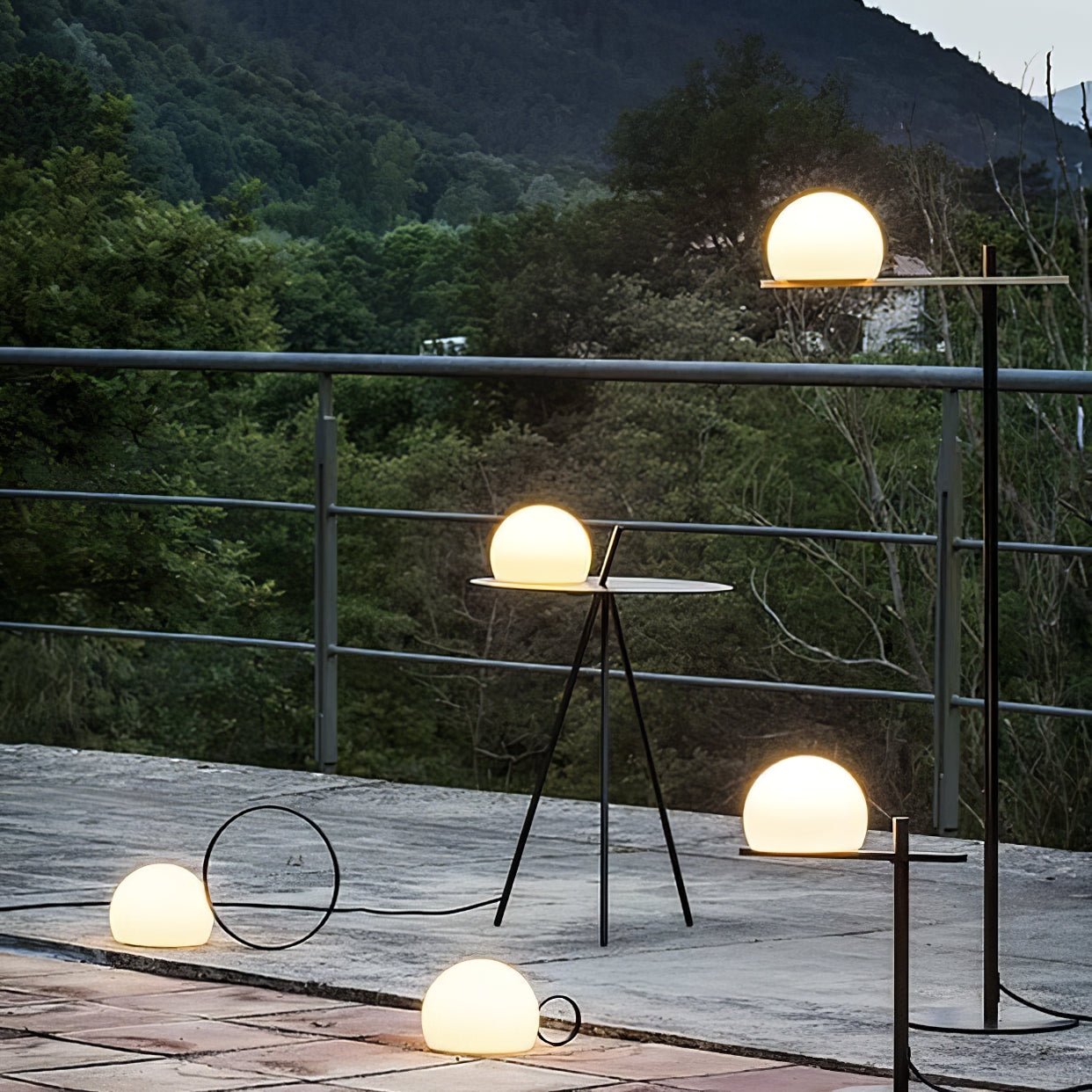 Ray Solar Tripod Outdoor  Table Floor Lamp