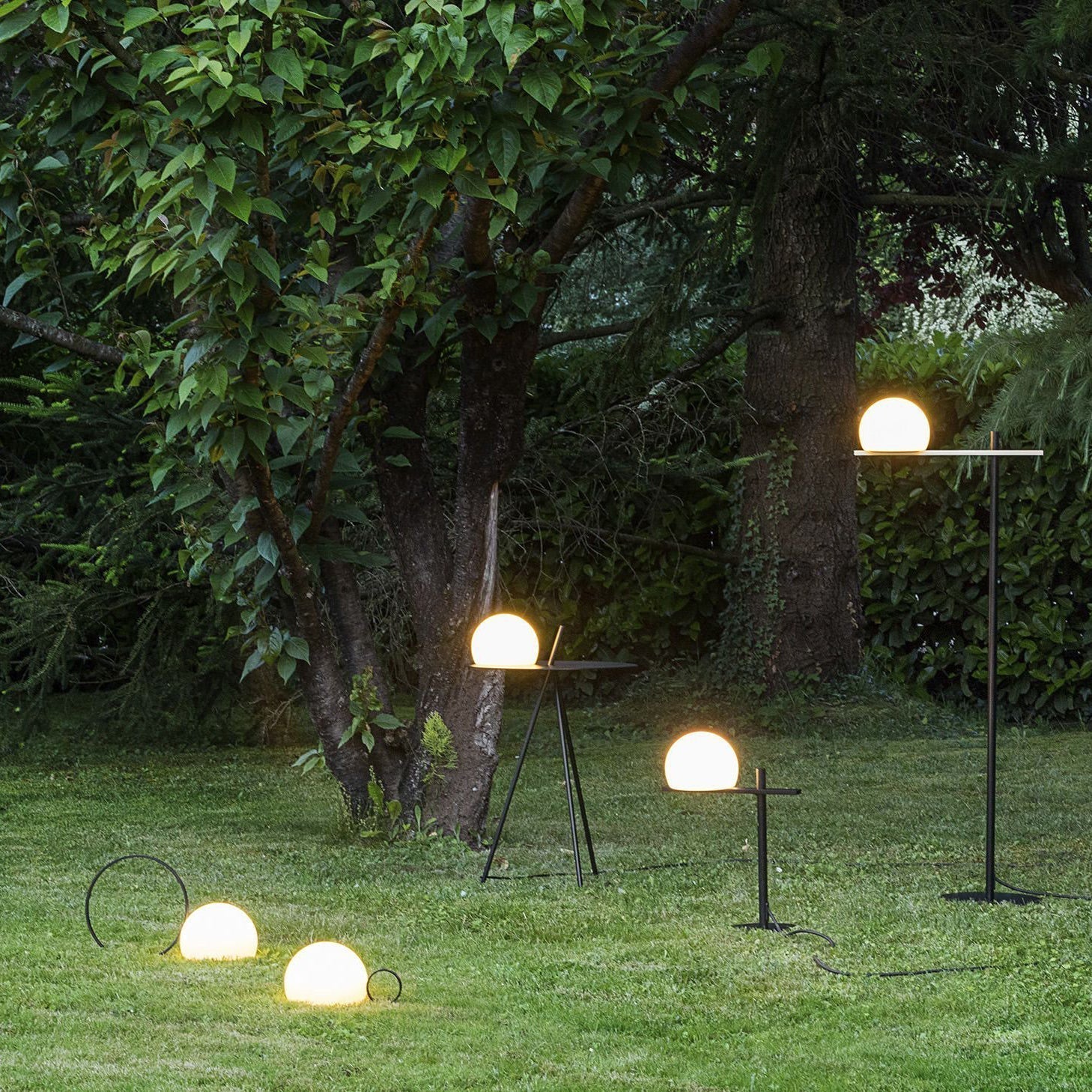 Ray Solar Tripod Outdoor  Table Floor Lamp