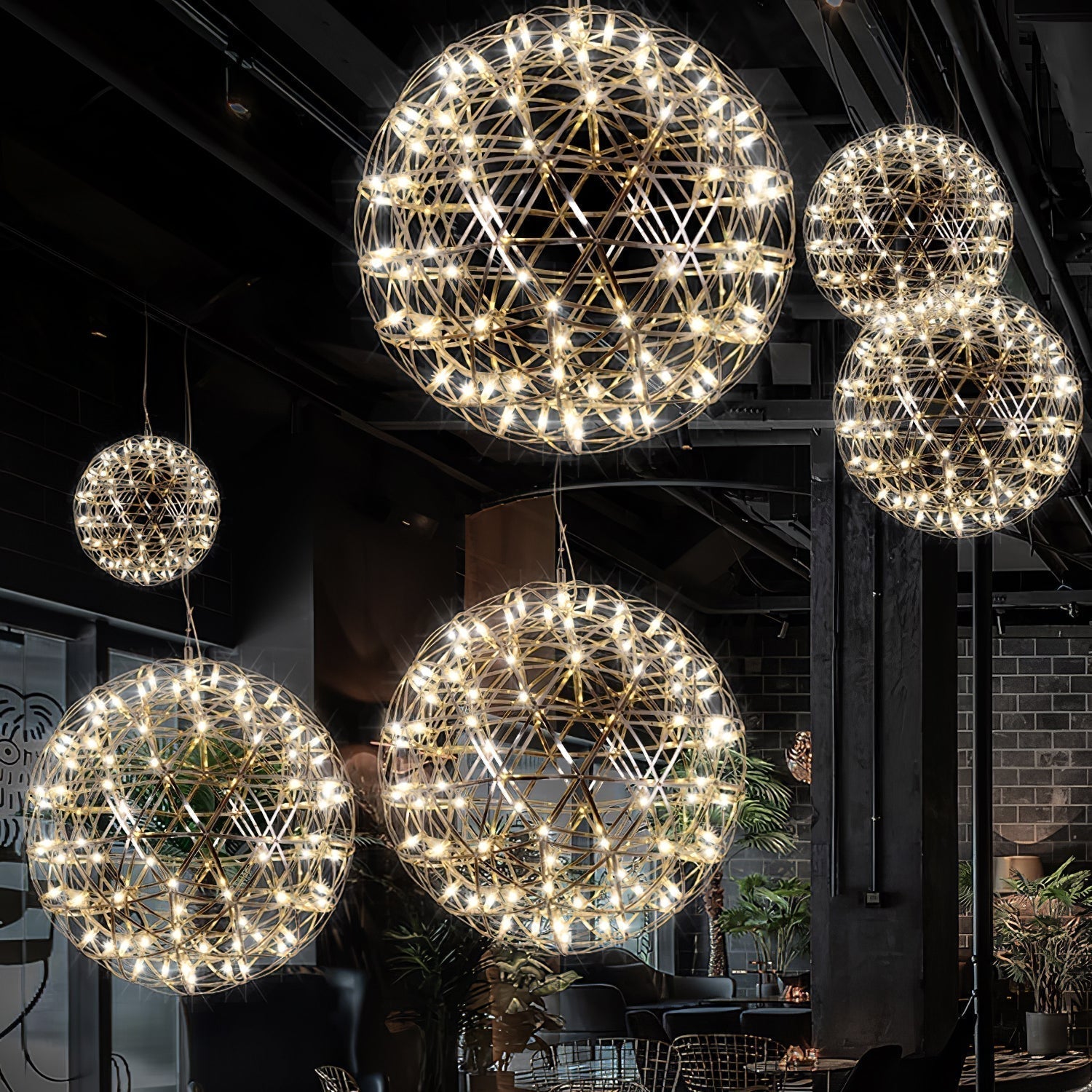 Ivthayra Suspension Boule Dorée de Luxe Postmoderne