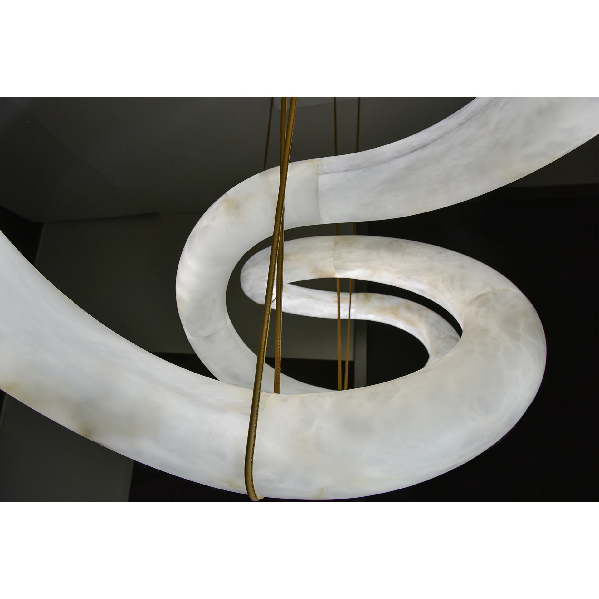 Utalyra Suspension en Albâtre Courbée