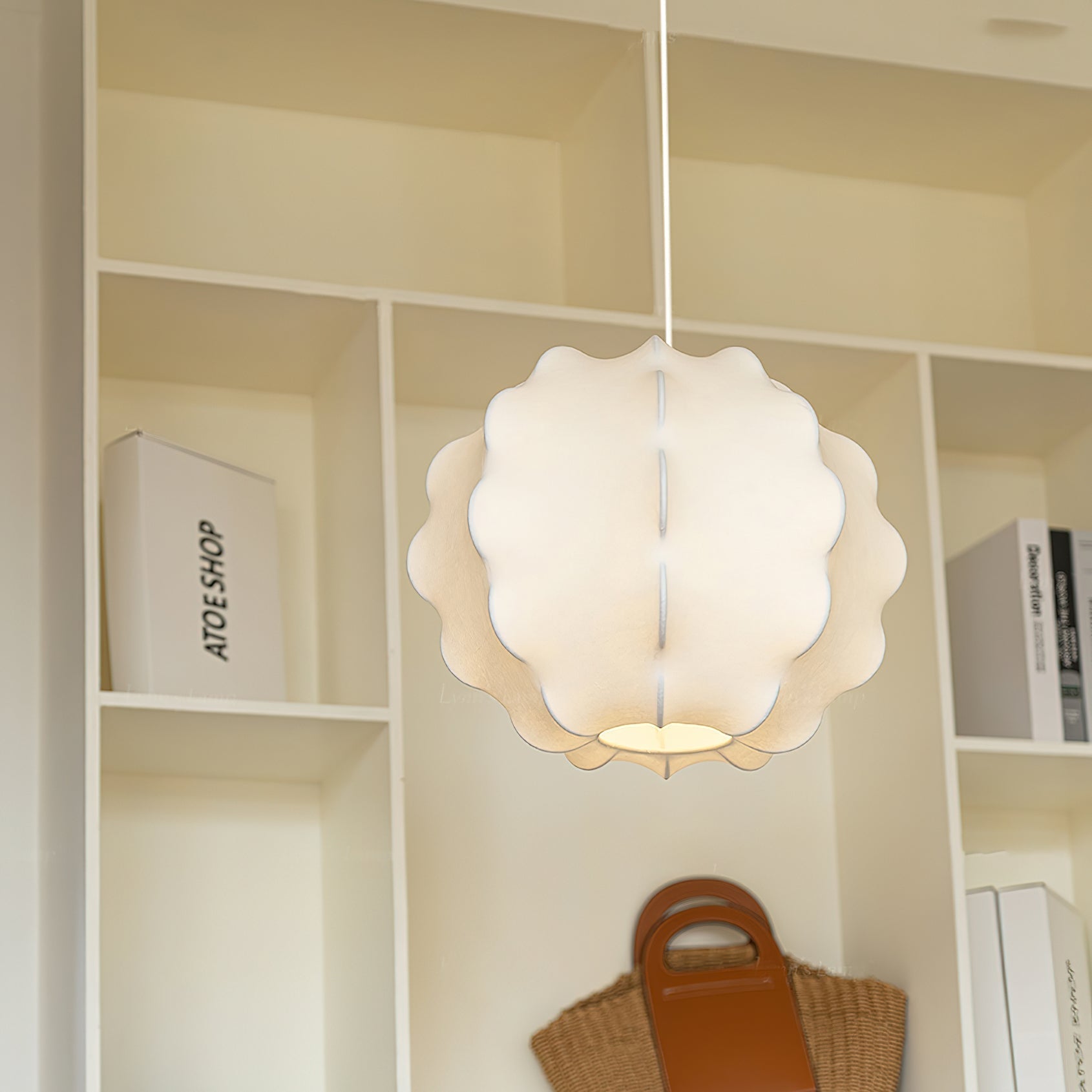 Striata Courbe Suspension