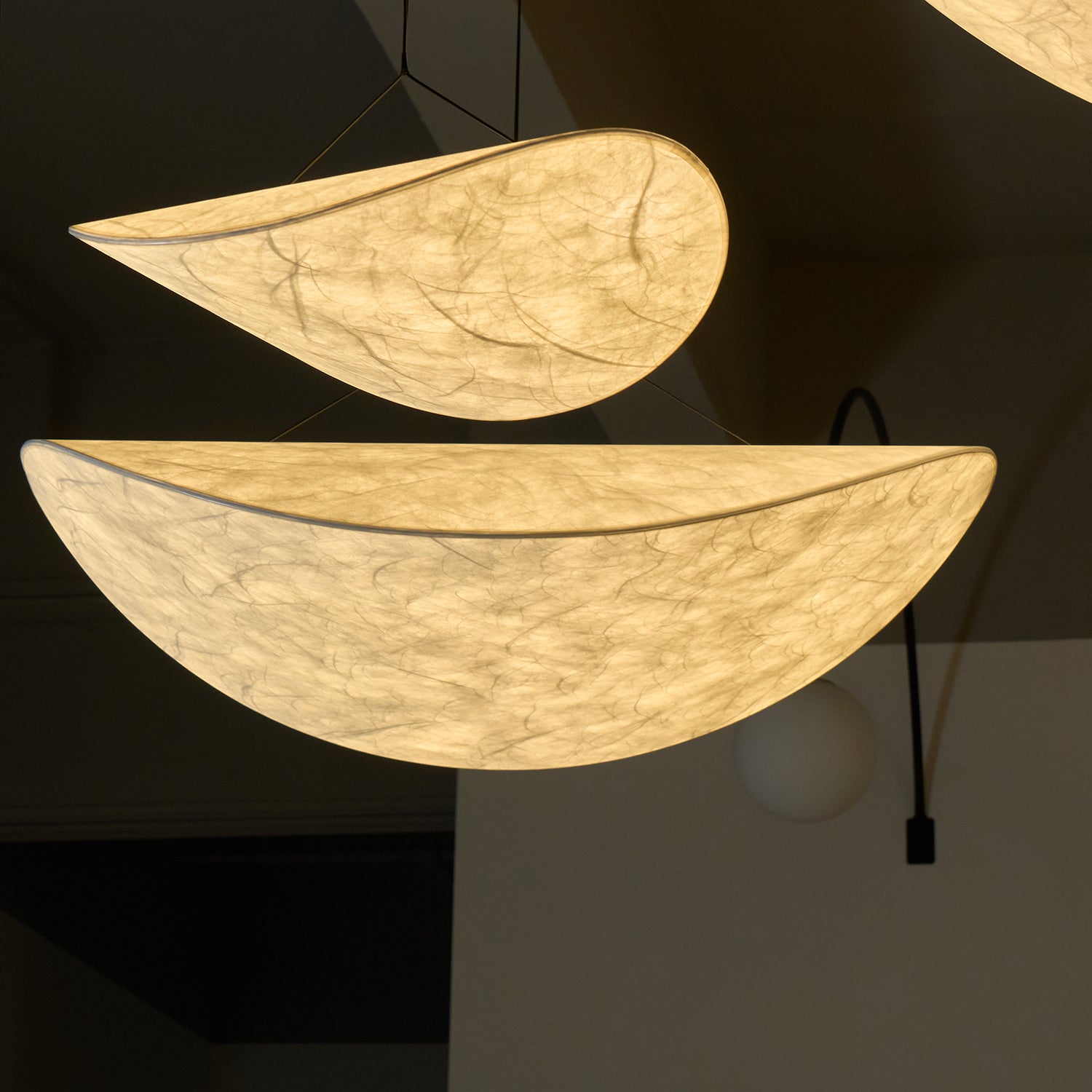 Vela Lampe Suspendue Minimaliste en Soie