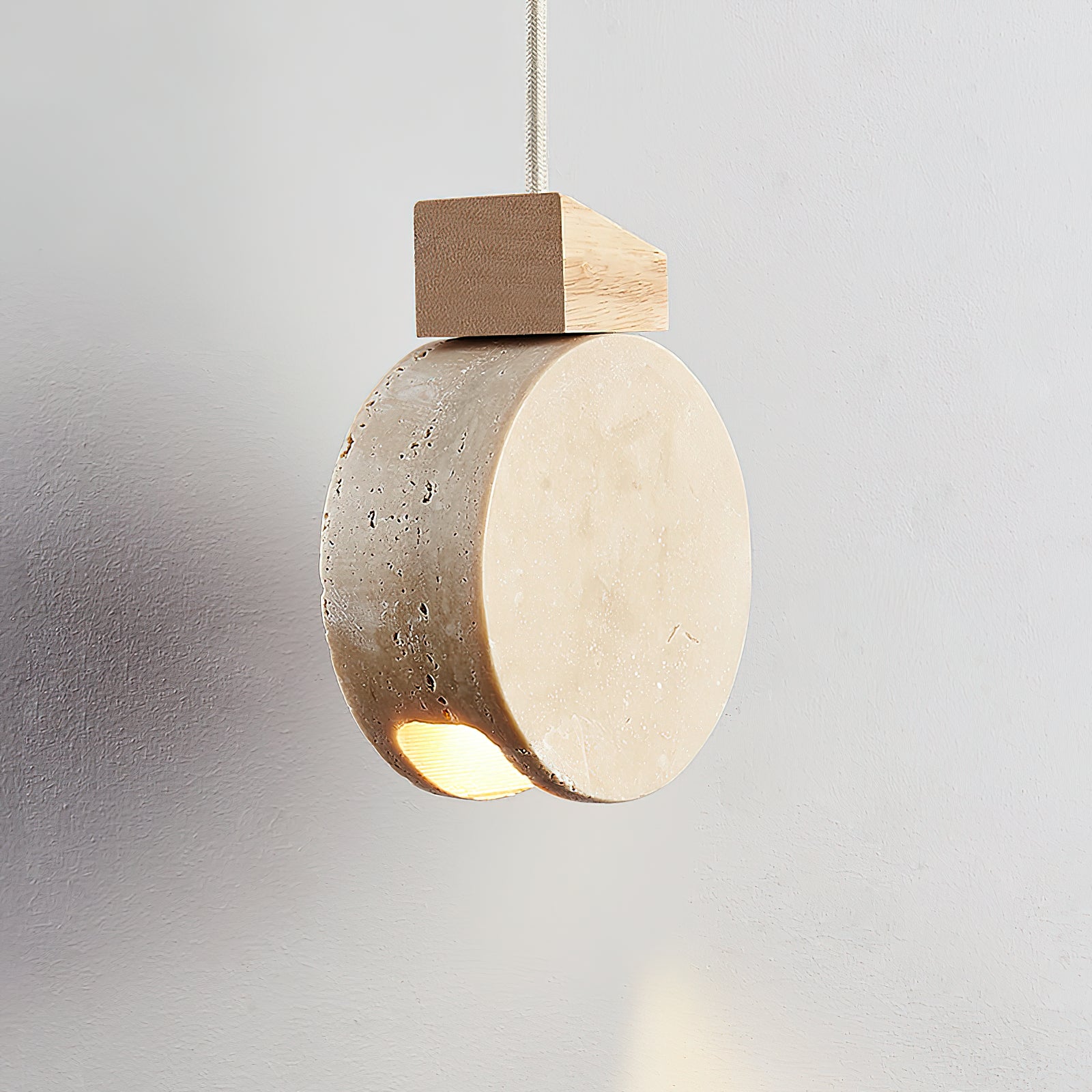 Ritta Suspension Minimaliste en Travertin