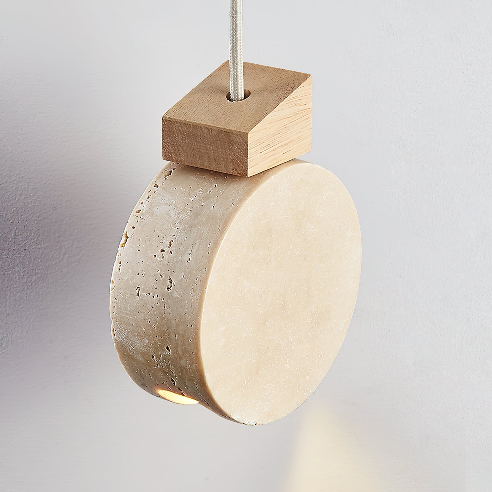 Ritta Suspension Minimaliste en Travertin