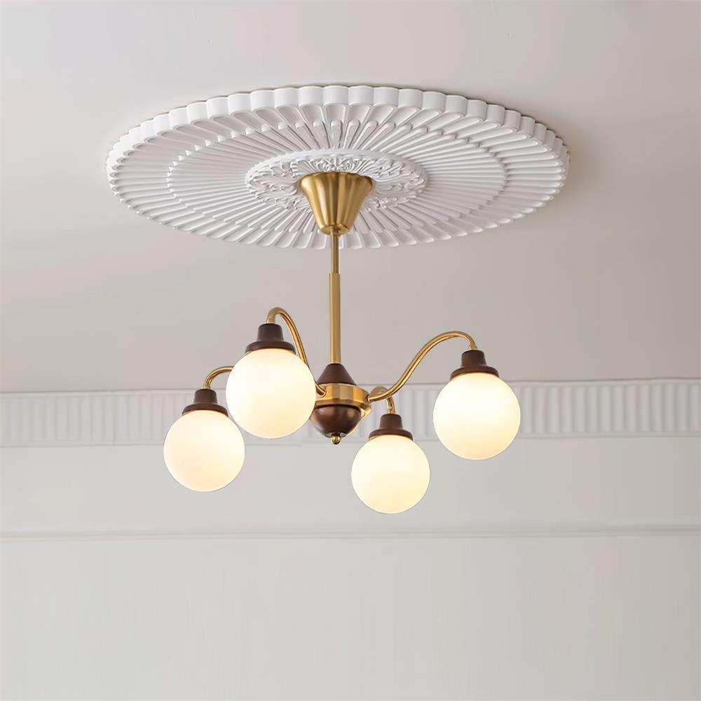 Lustre doré Avec Bras en Bois de Frêne et Globes en Verre Blanc, Style Rétro