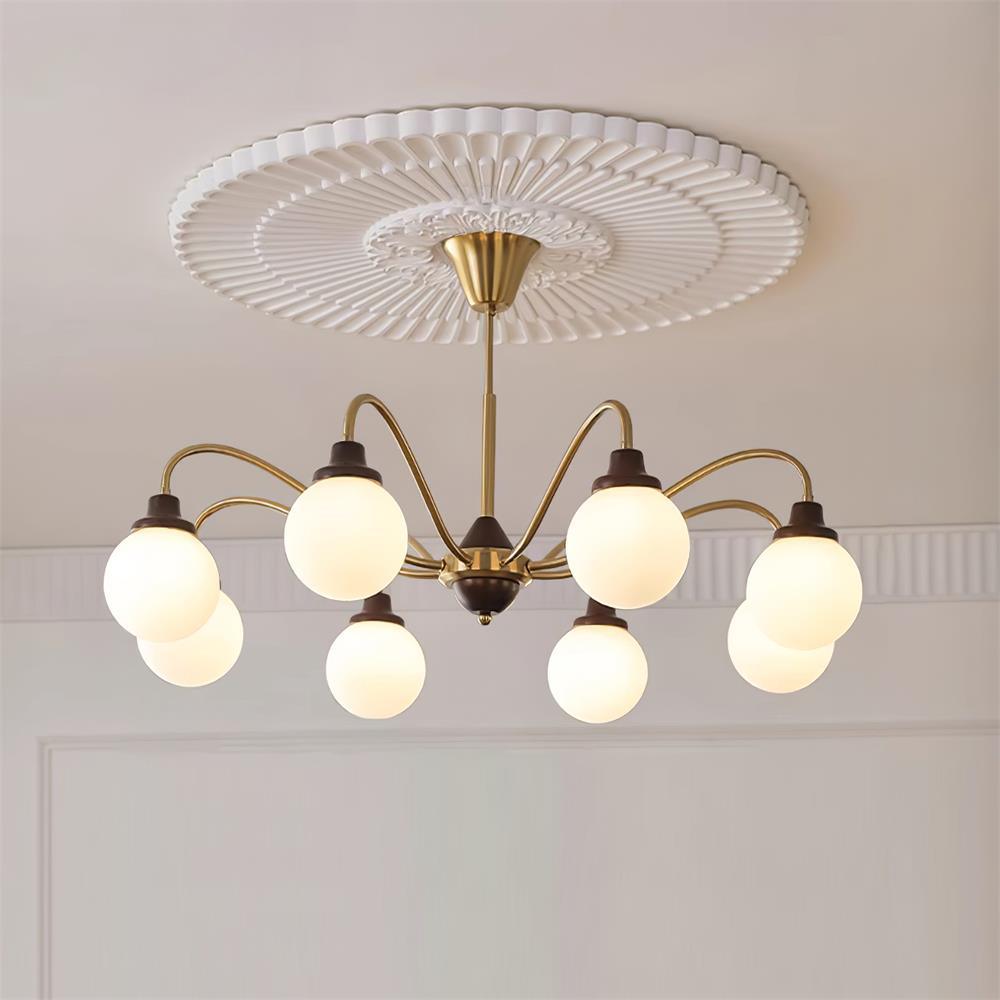 Lustre doré Avec Bras en Bois de Frêne et Globes en Verre Blanc, Style Rétro