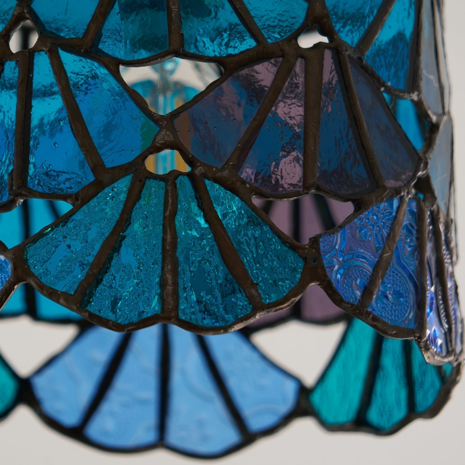 Rosavine Plafonnier Semi-Encastré Verre Coloré Tiffany