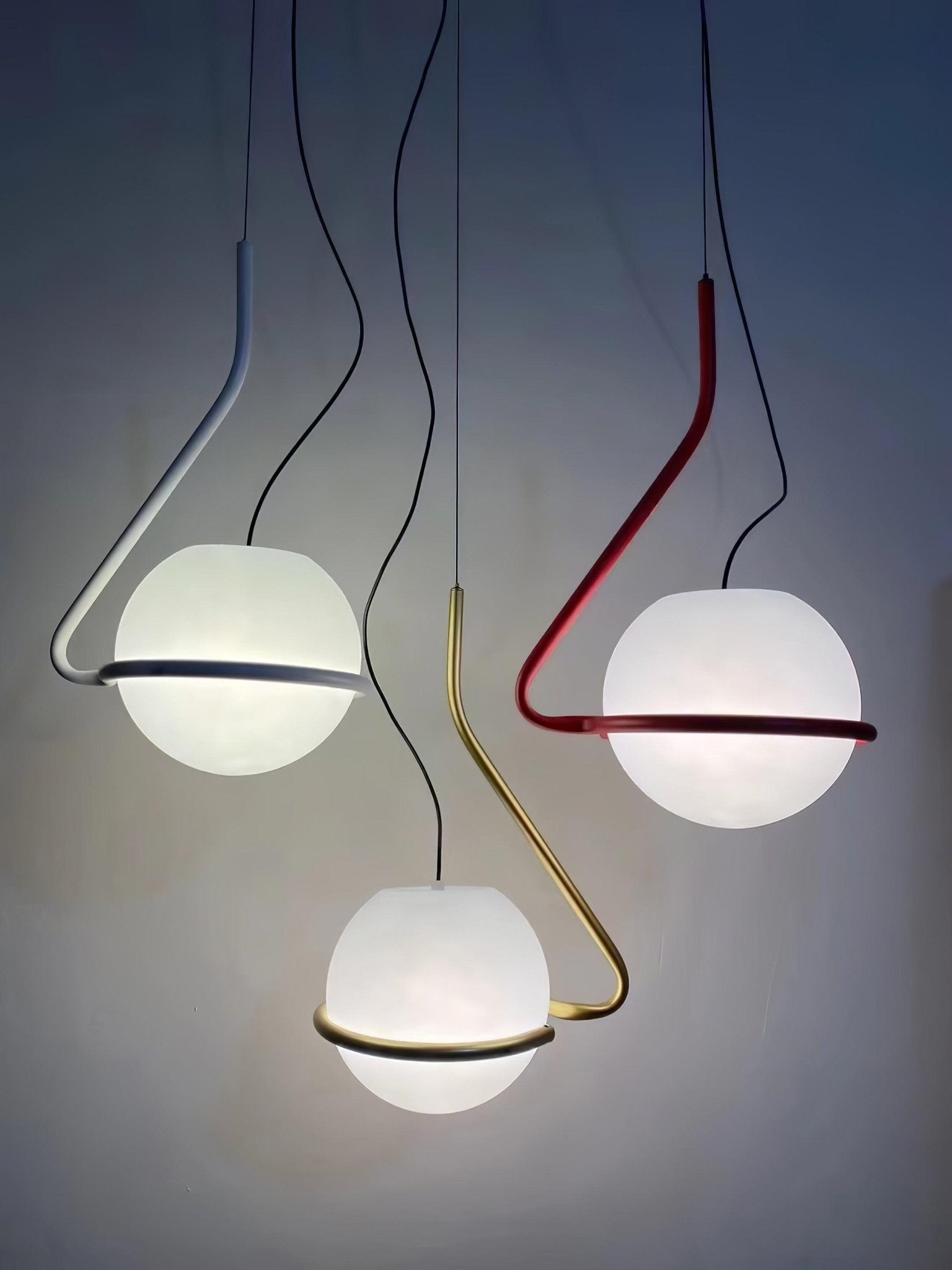 Circular Suspension Minimaliste