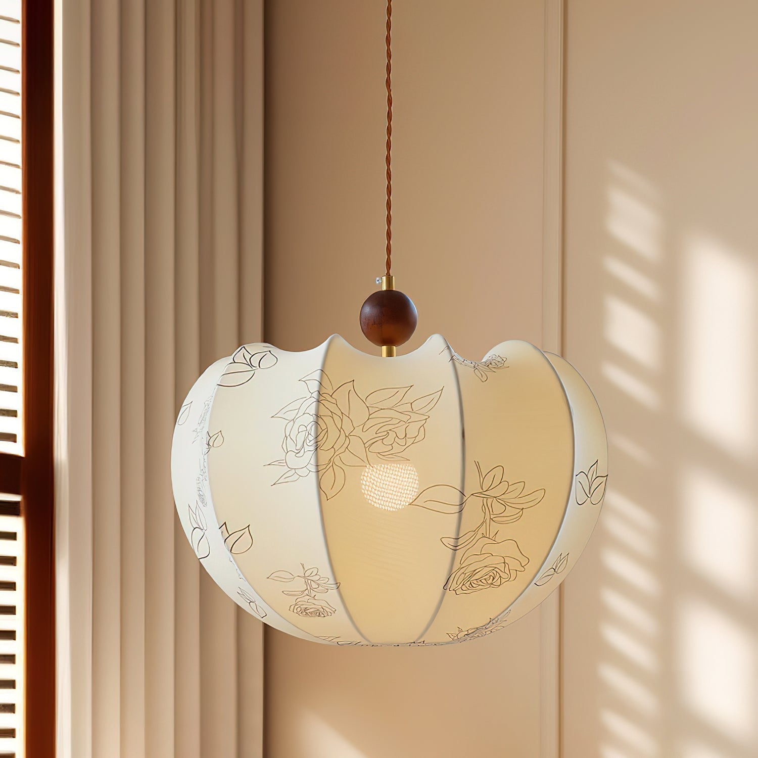 Tonio Suspension Florale Courbée Élégante