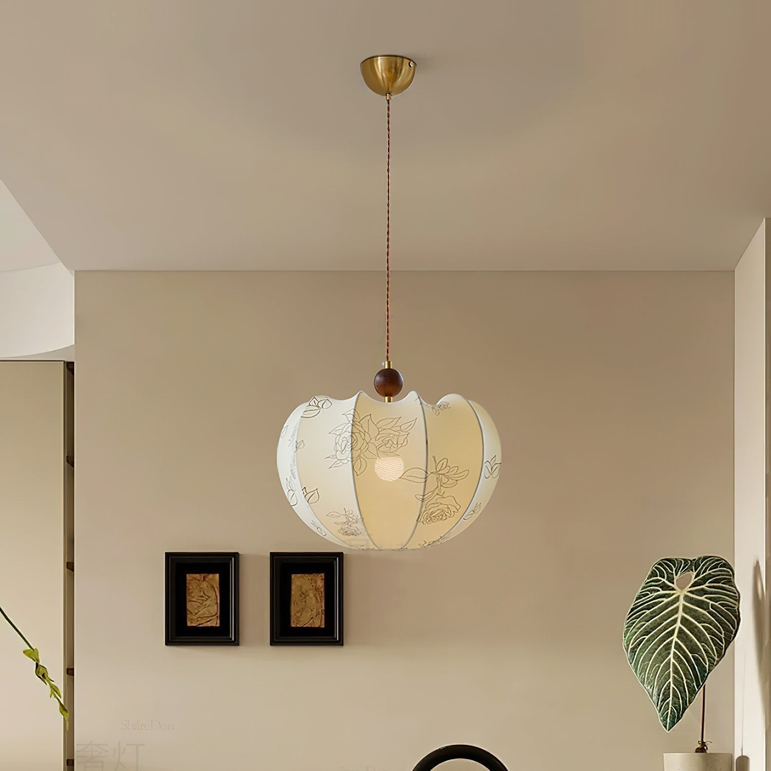 Tonio Suspension Florale Courbée Élégante