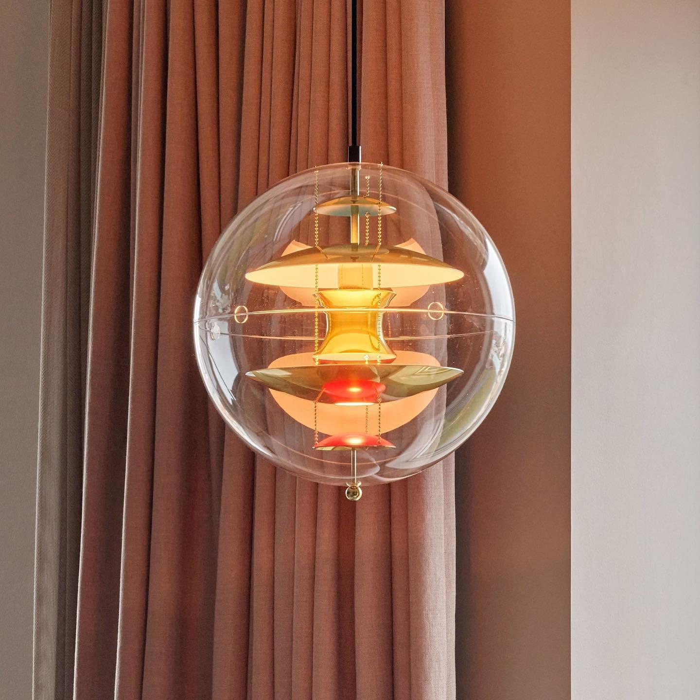 Astris Suspension Géométrique Moderne Flottante