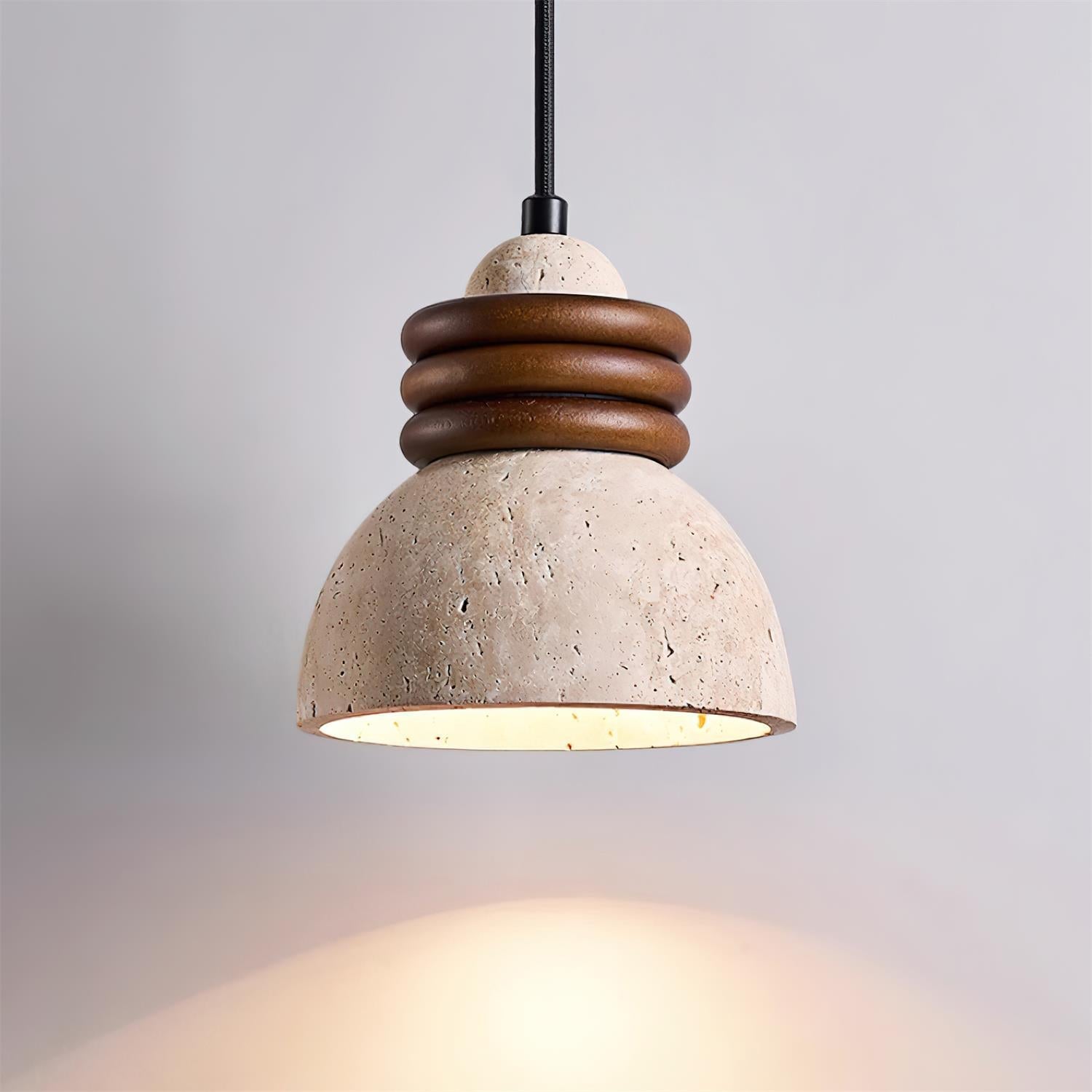 Lampe Suspension Dôme en Travertin Anneaux en Bois de Noyer Ambiance Minimaliste