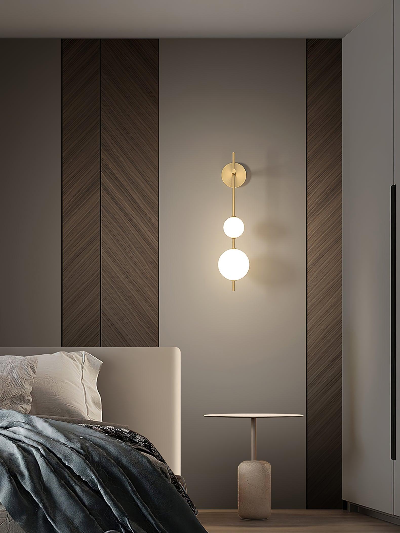 Ilraeia Vertical Globe Plug-in Wall Lamp
