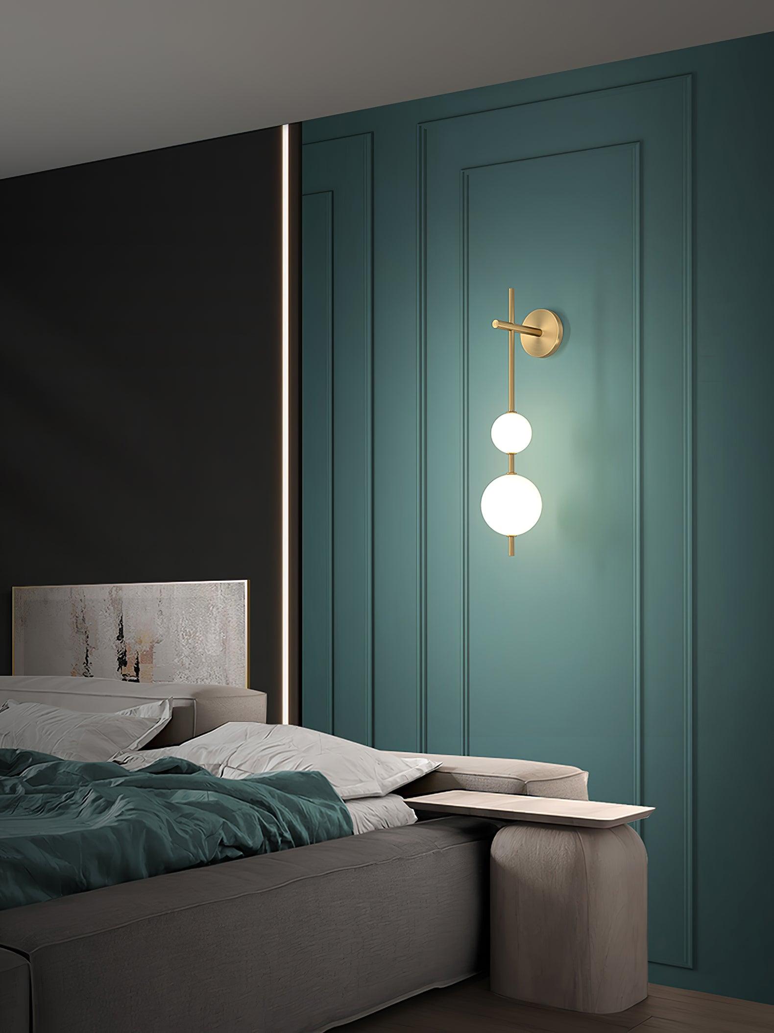 Ilraeia Vertical Globe Plug-in Wall Lamp