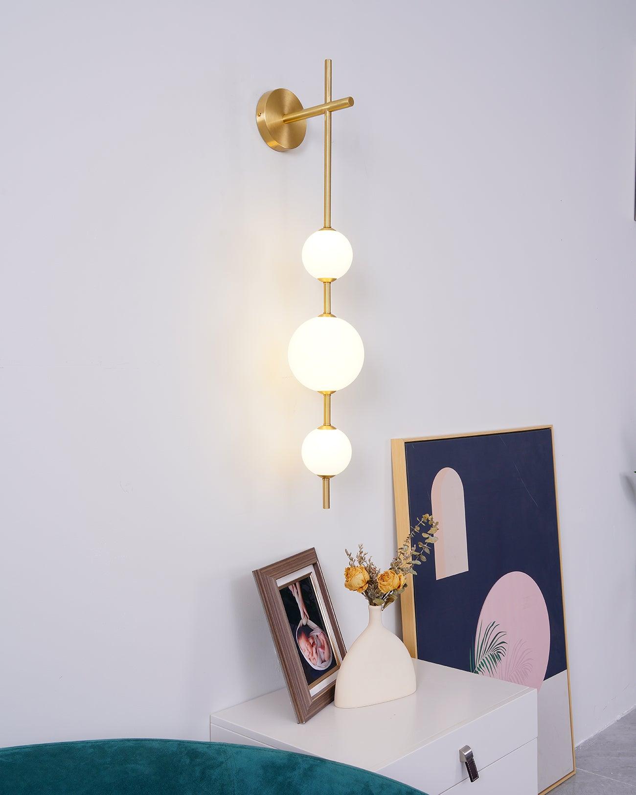 Ilraeia Vertical Globe Plug-in Wall Lamp