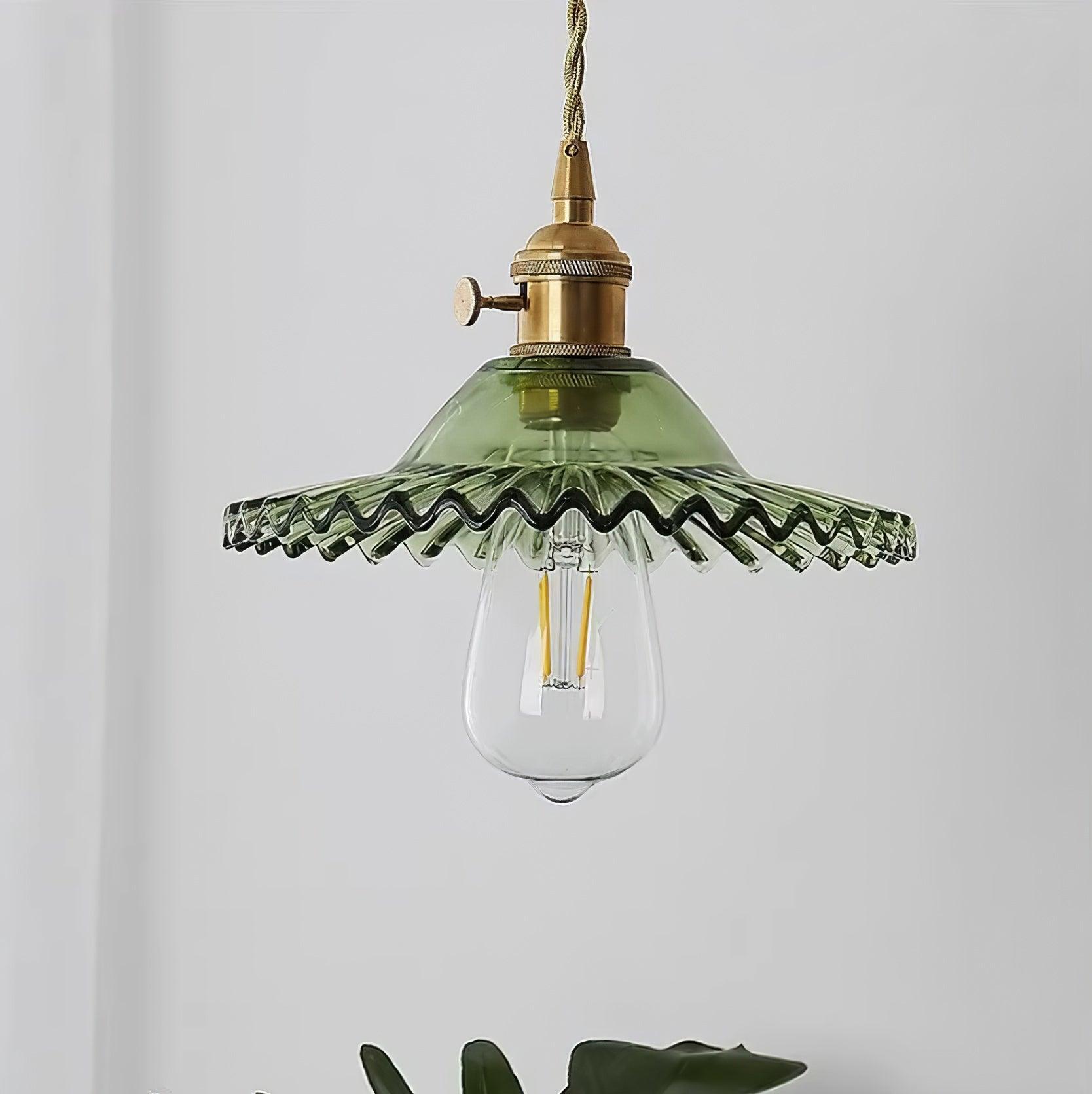 Suspension Ébouriffé Verre Ombre Festonné Bord Laiton Accents Rétro