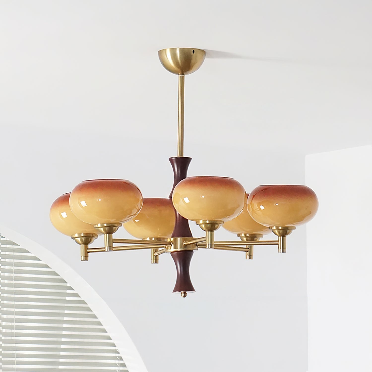 Virelli Lustre Globes en Verre Caramel Bras en Bois de Noyer Vintage