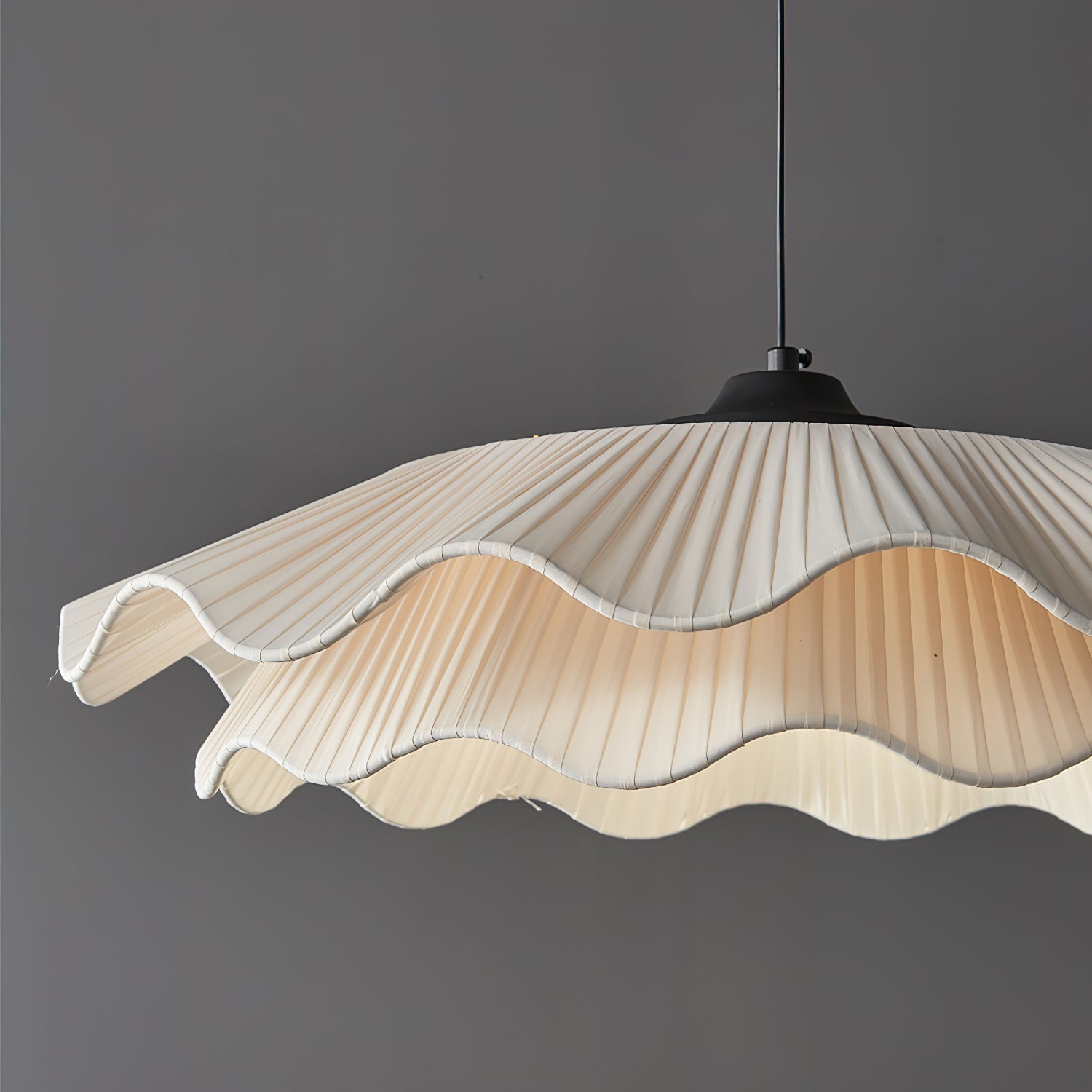 Calavie Suspension Élégante Plissée Ondulée