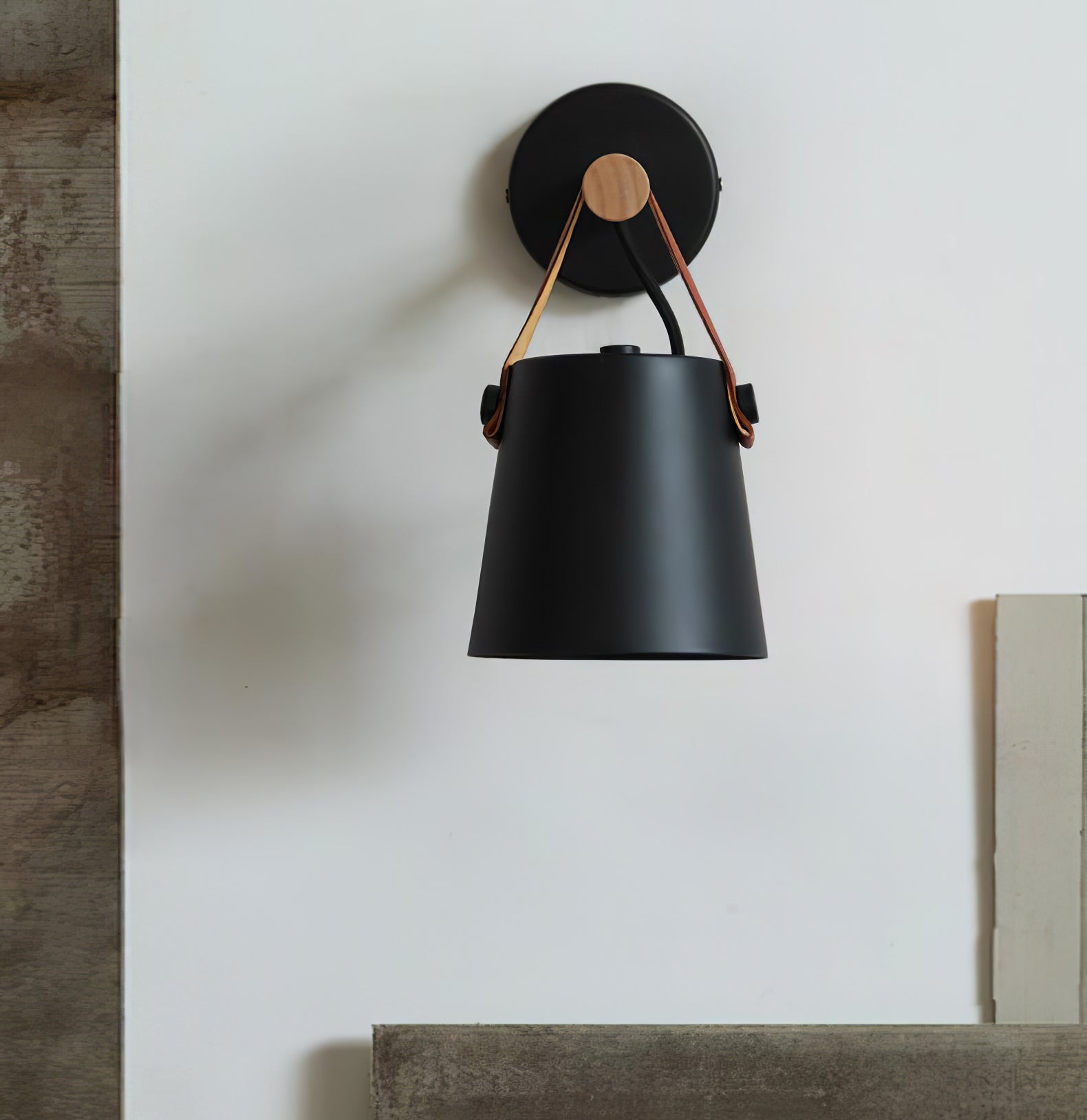 Solarese Applique en bois et cuir