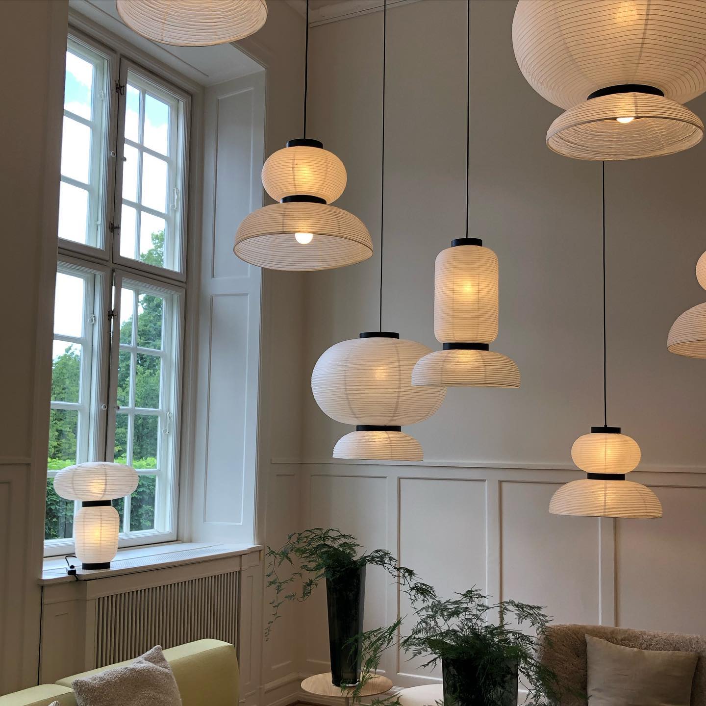 Lanterne en Papier Suspendue Xuan Tranquil