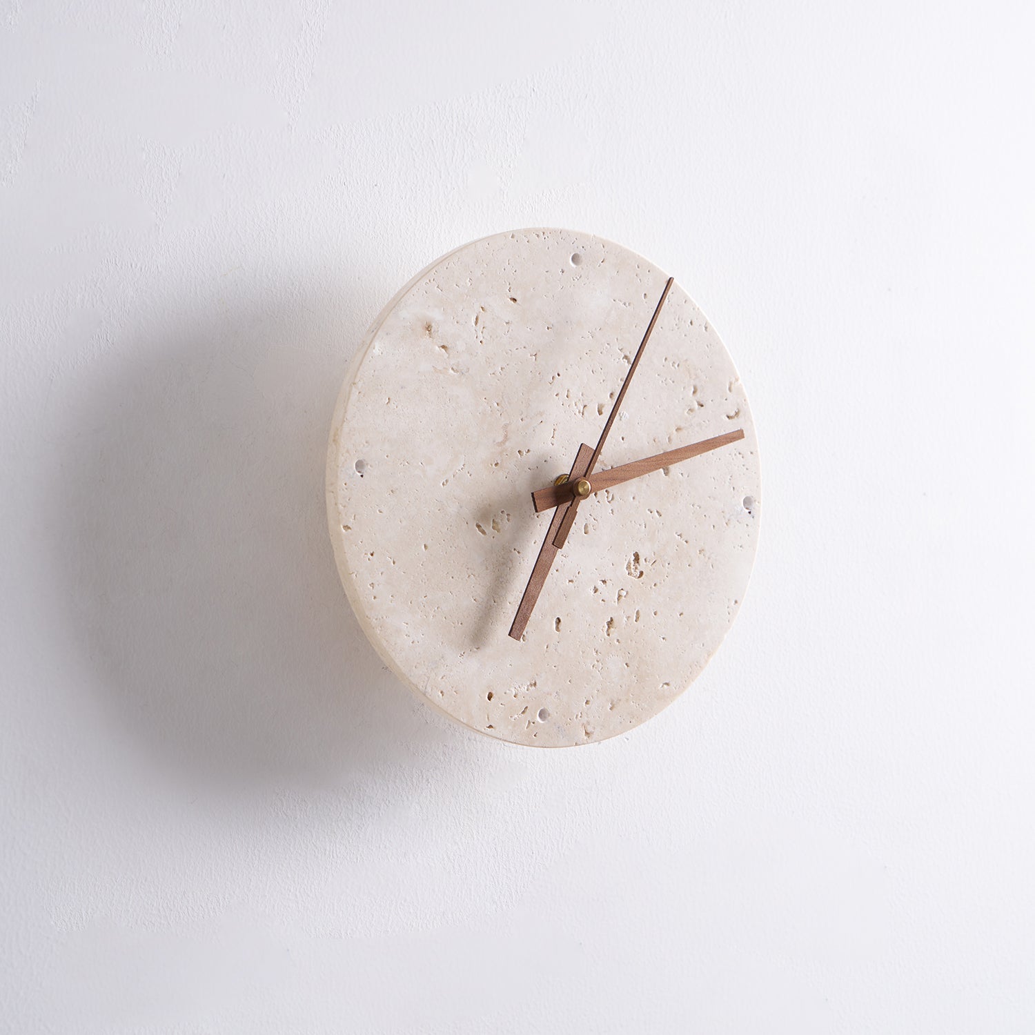 Drift Applique Murale Horloge Travertin