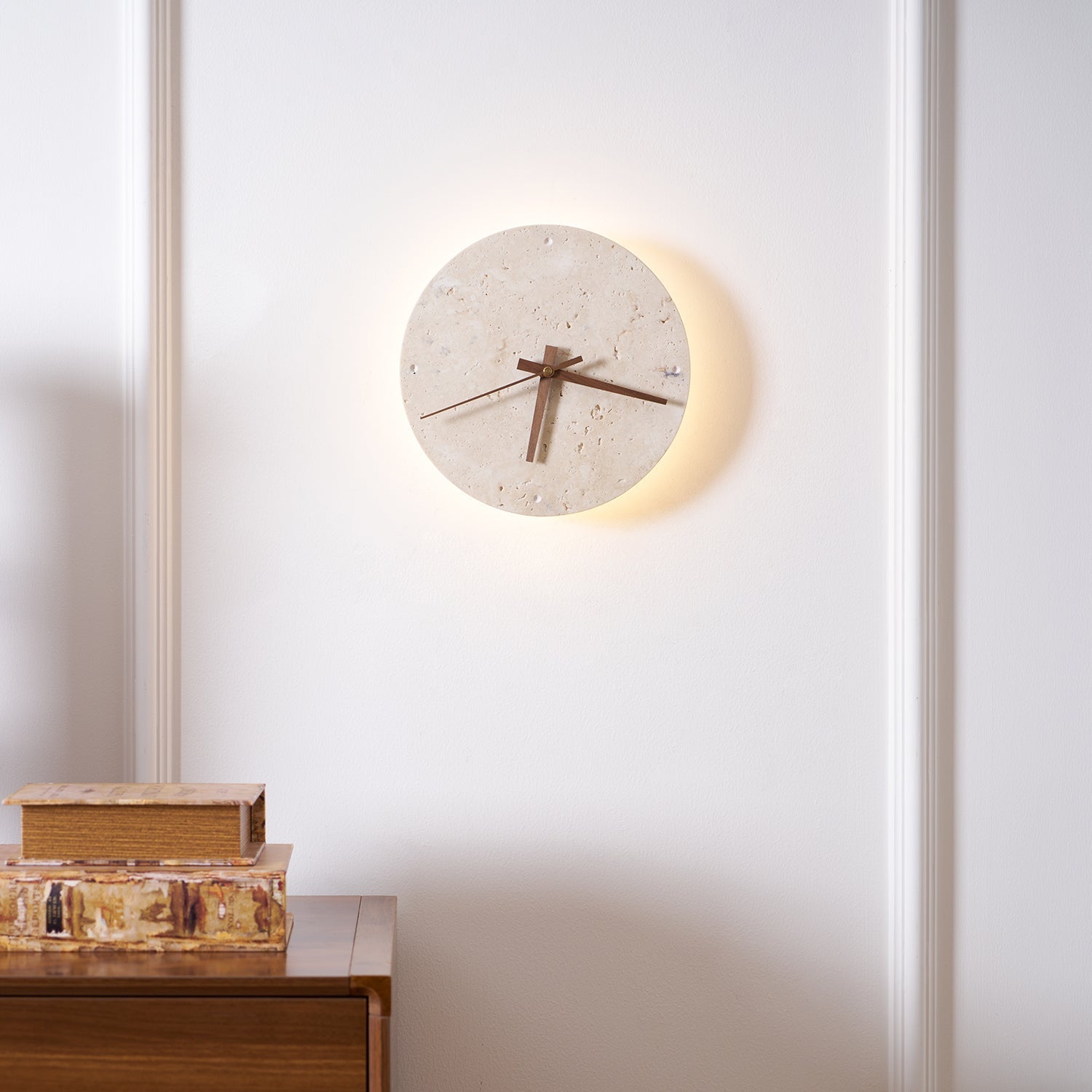 Drift Applique Murale Horloge Travertin