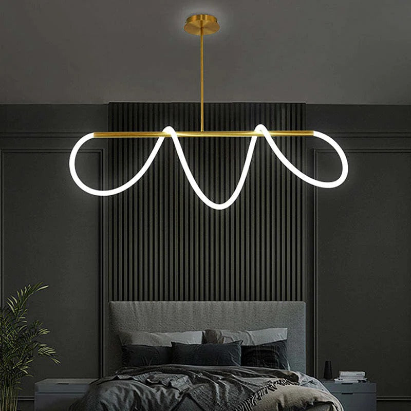 Xania Suspension Courbe/linéaire LED Postmoderne. Métal. Or/Noir. Salon