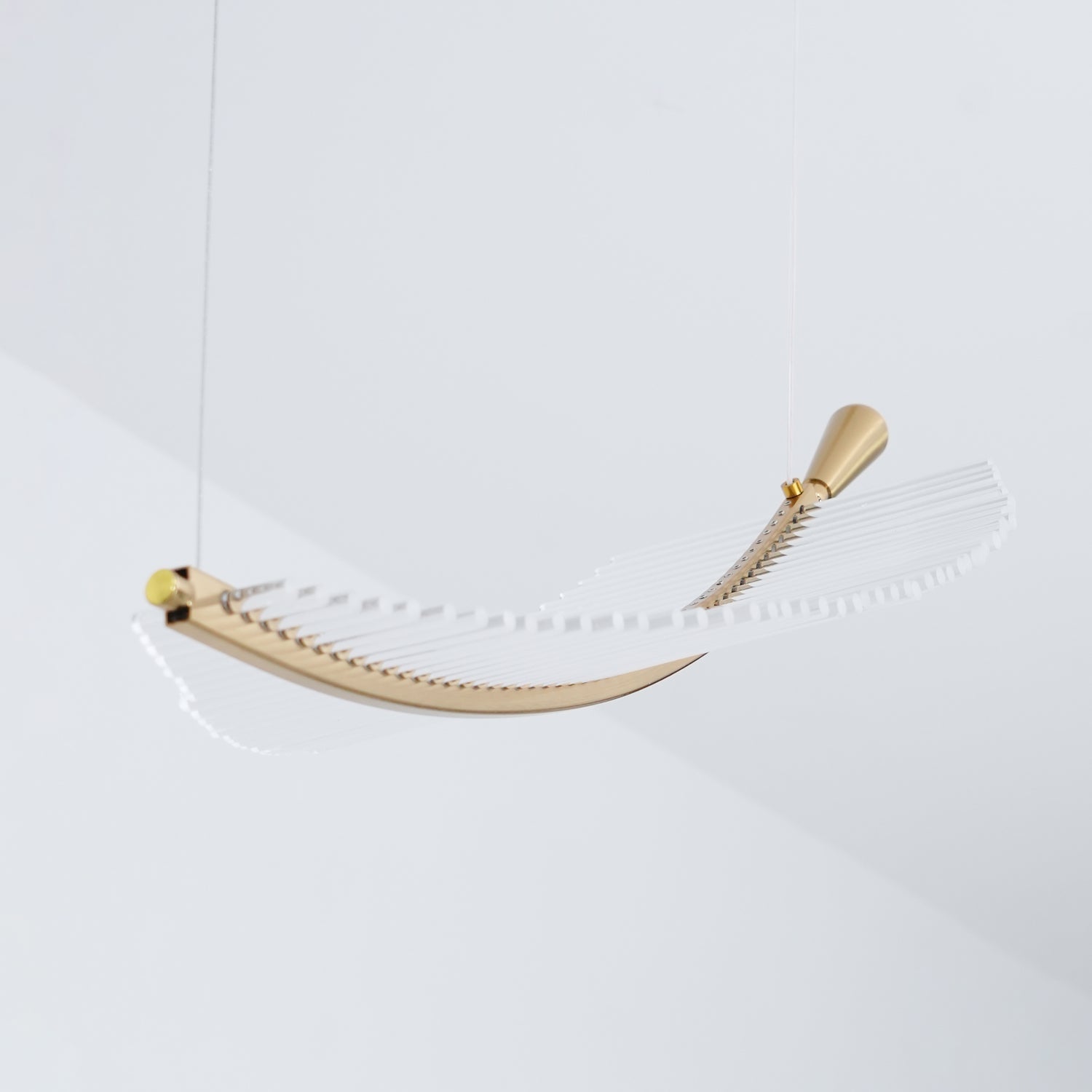 Lustra Lustre Leaf Acrylic Gold Elegant Modern