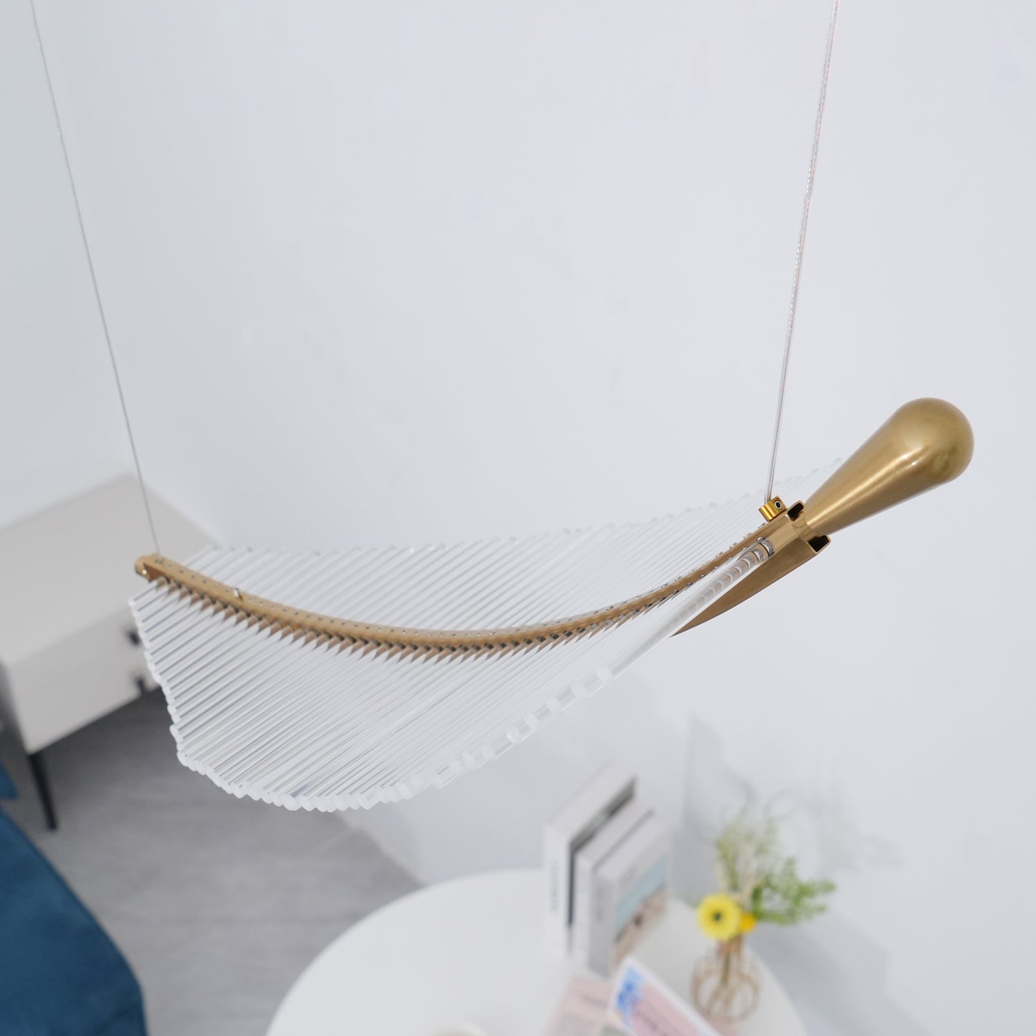 Lustra Lustre Leaf Acrylic Gold Elegant Modern